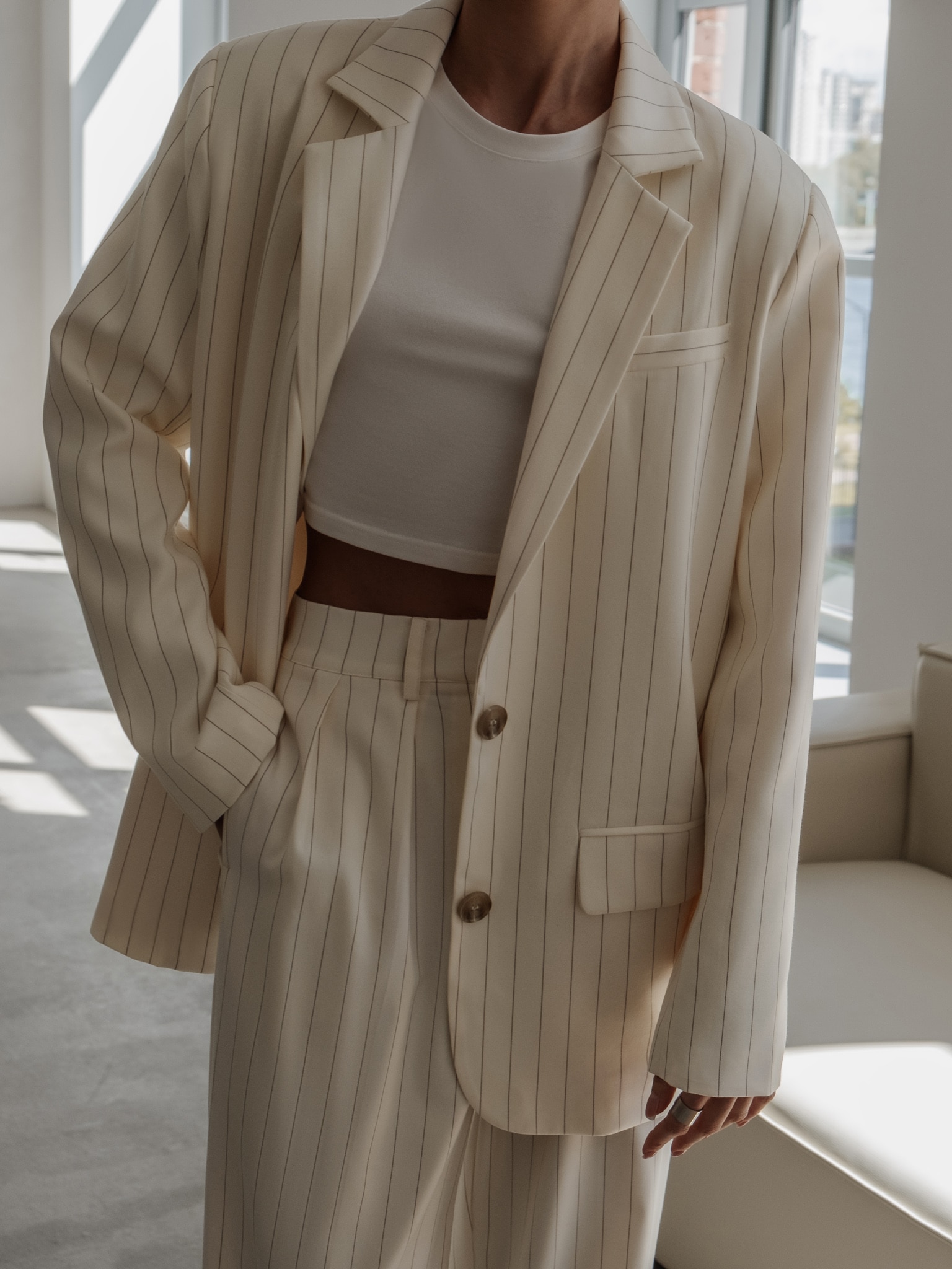 سترة مخططة ضيقة الصدر