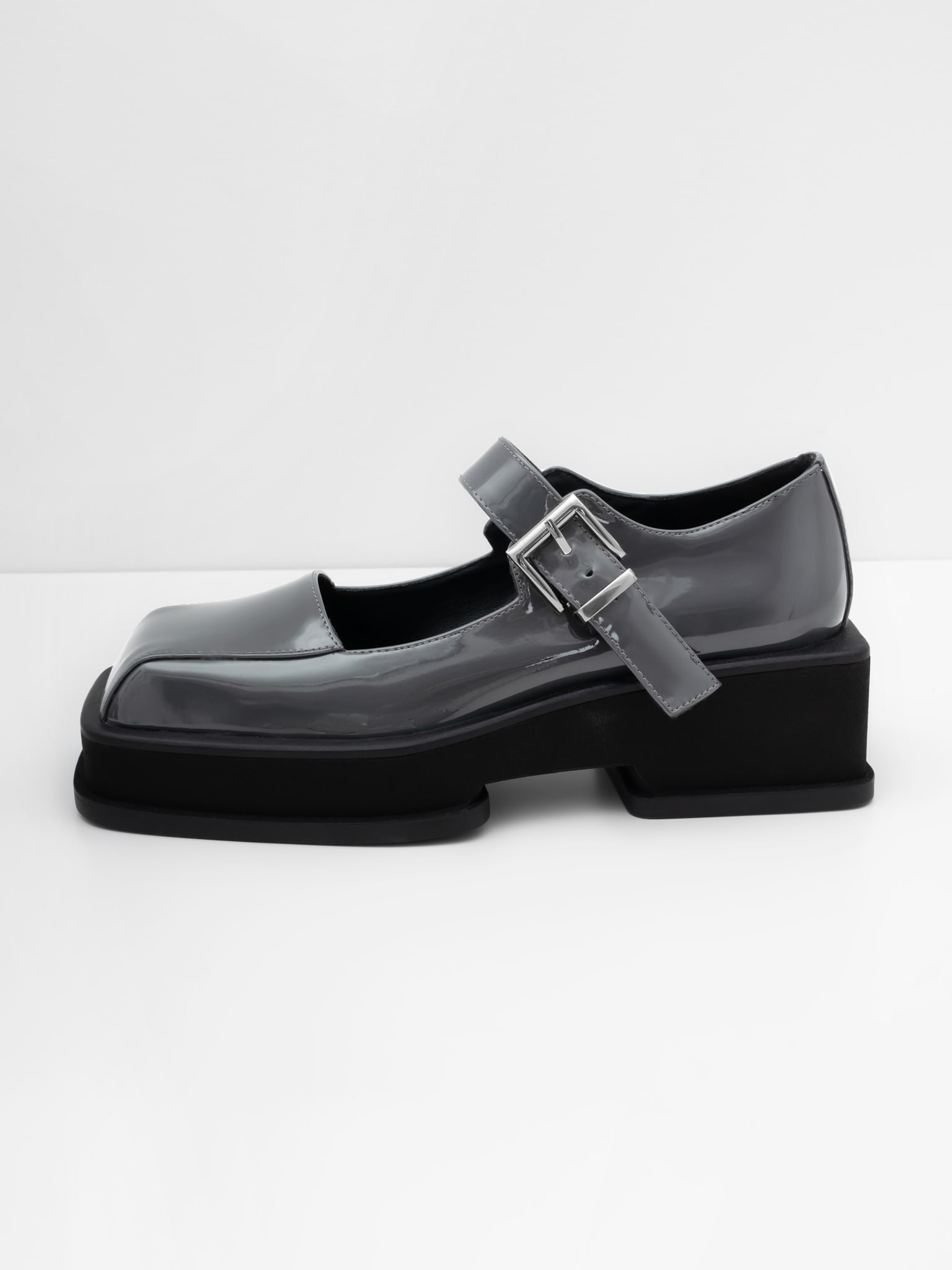 Туфли на высокой подошве :: LICHI - Online fashion store