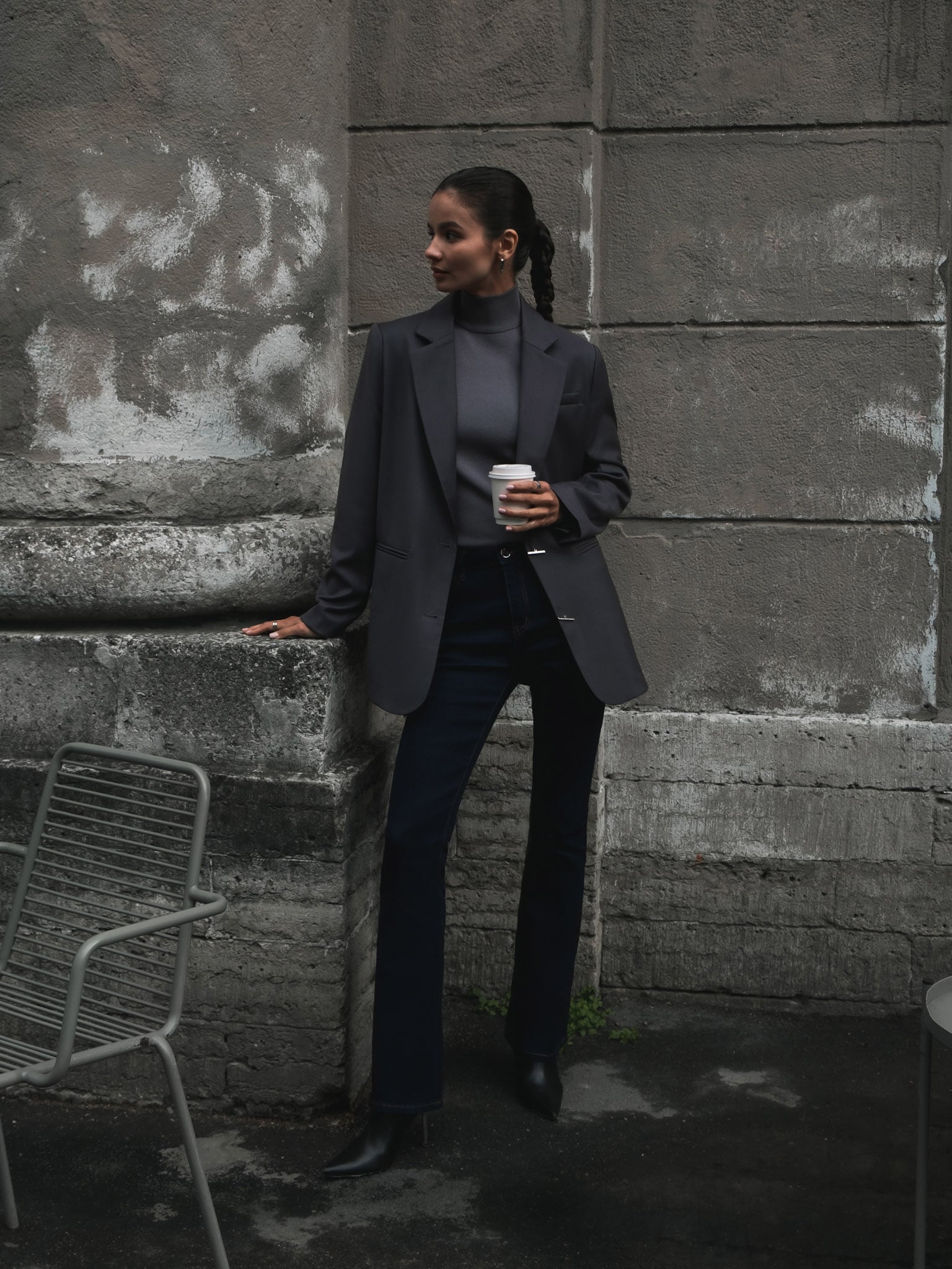 جاكيت بصدر احادي بمشبك فضي اللون