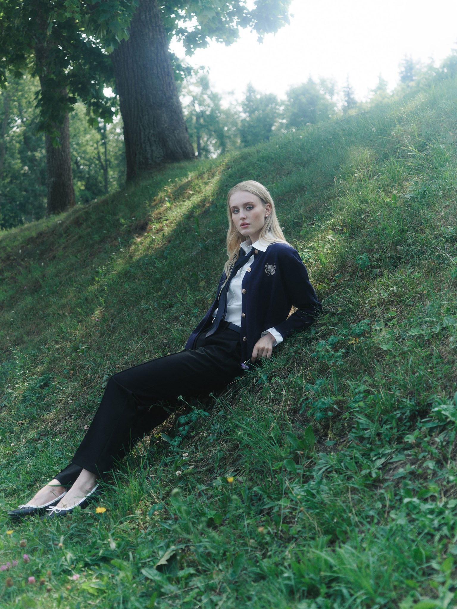 Кардиган с вышивкой и золотистыми пуговицами :: LICHI - Online fashion ...