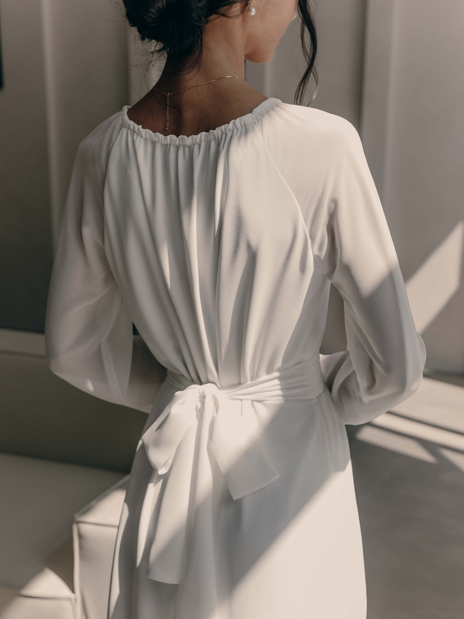 Lightweight midi dress with ribbons at the waist :: LICHI