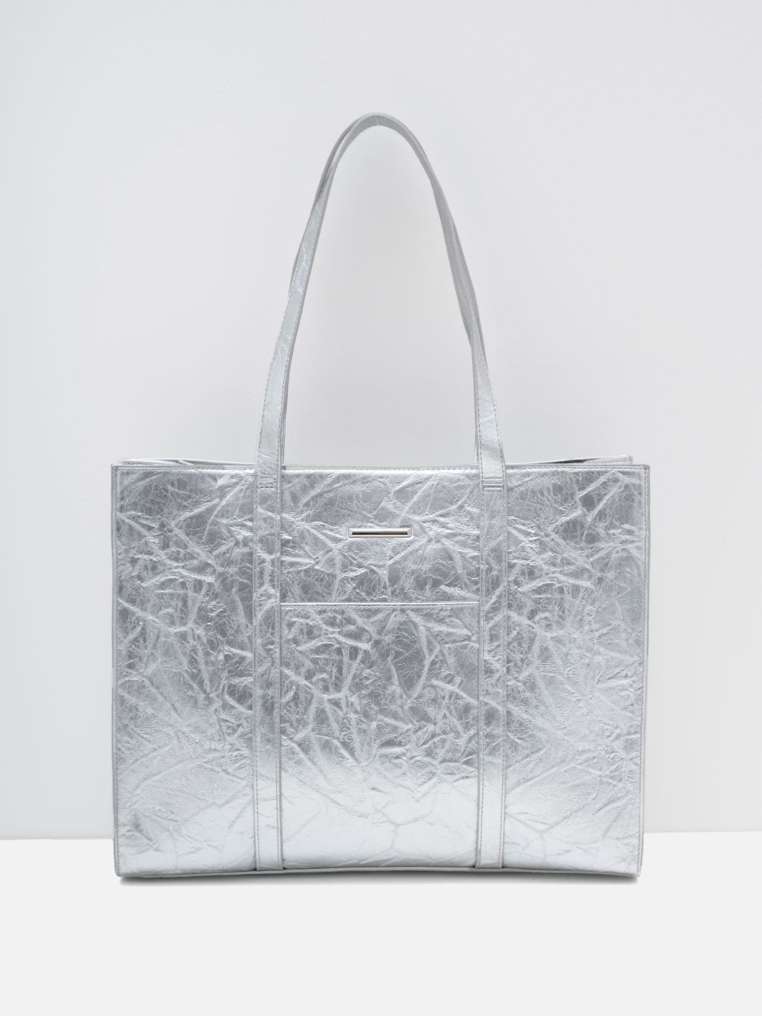 Квадратная сумка из экокожи с мятой фактурой