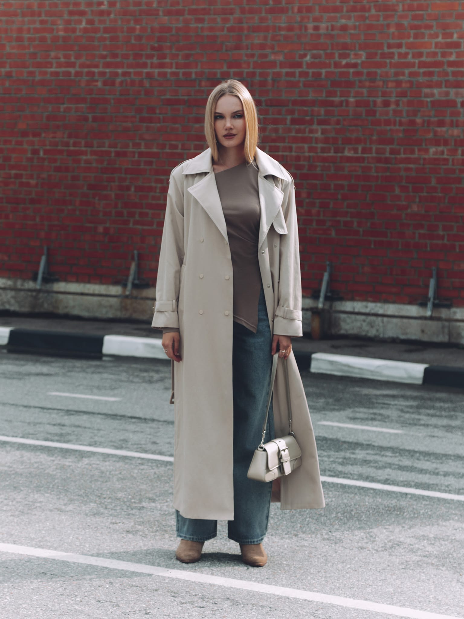 Maxi trench coat with snap buttons
