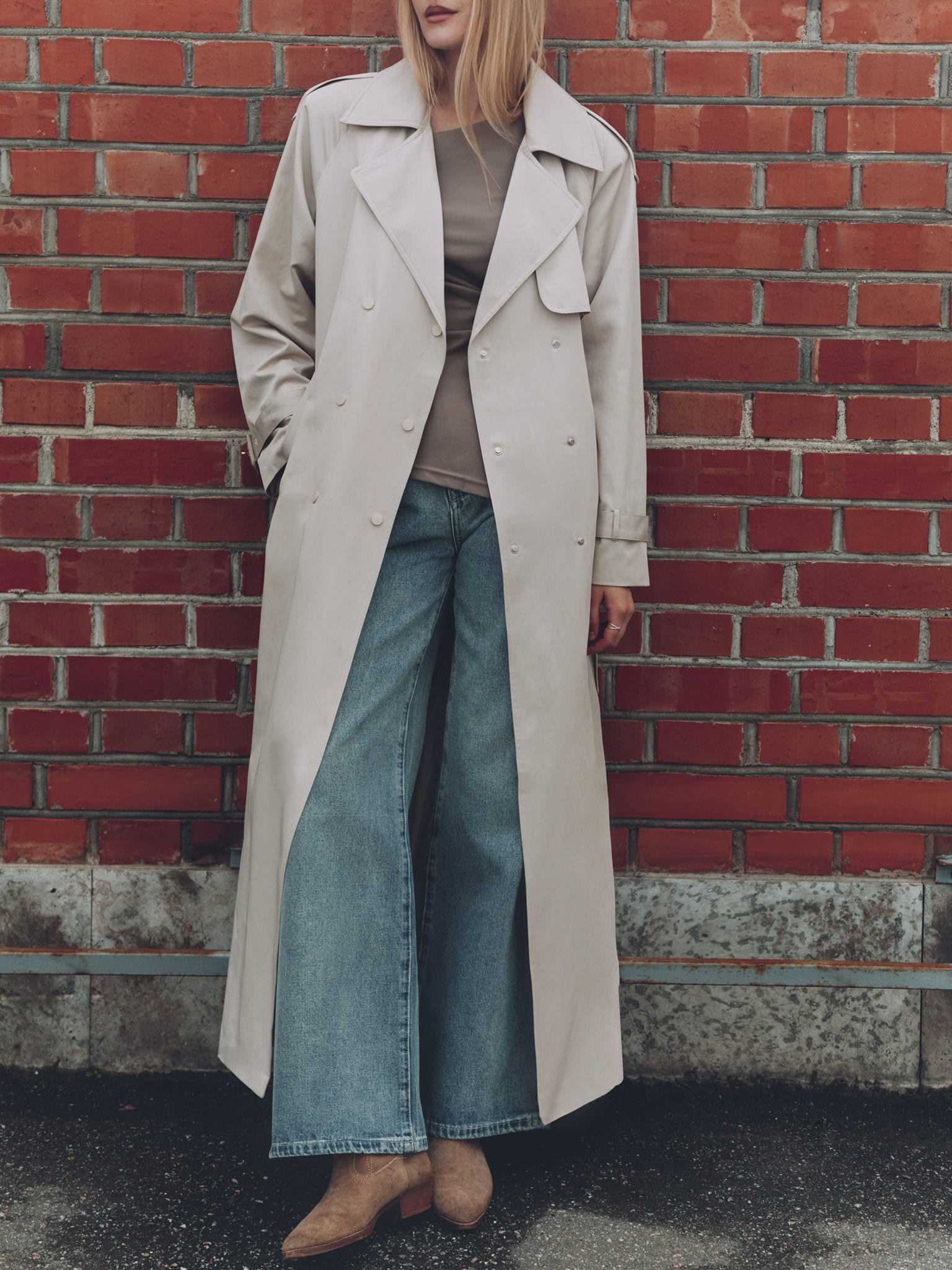 Maxi trench coat with snap buttons