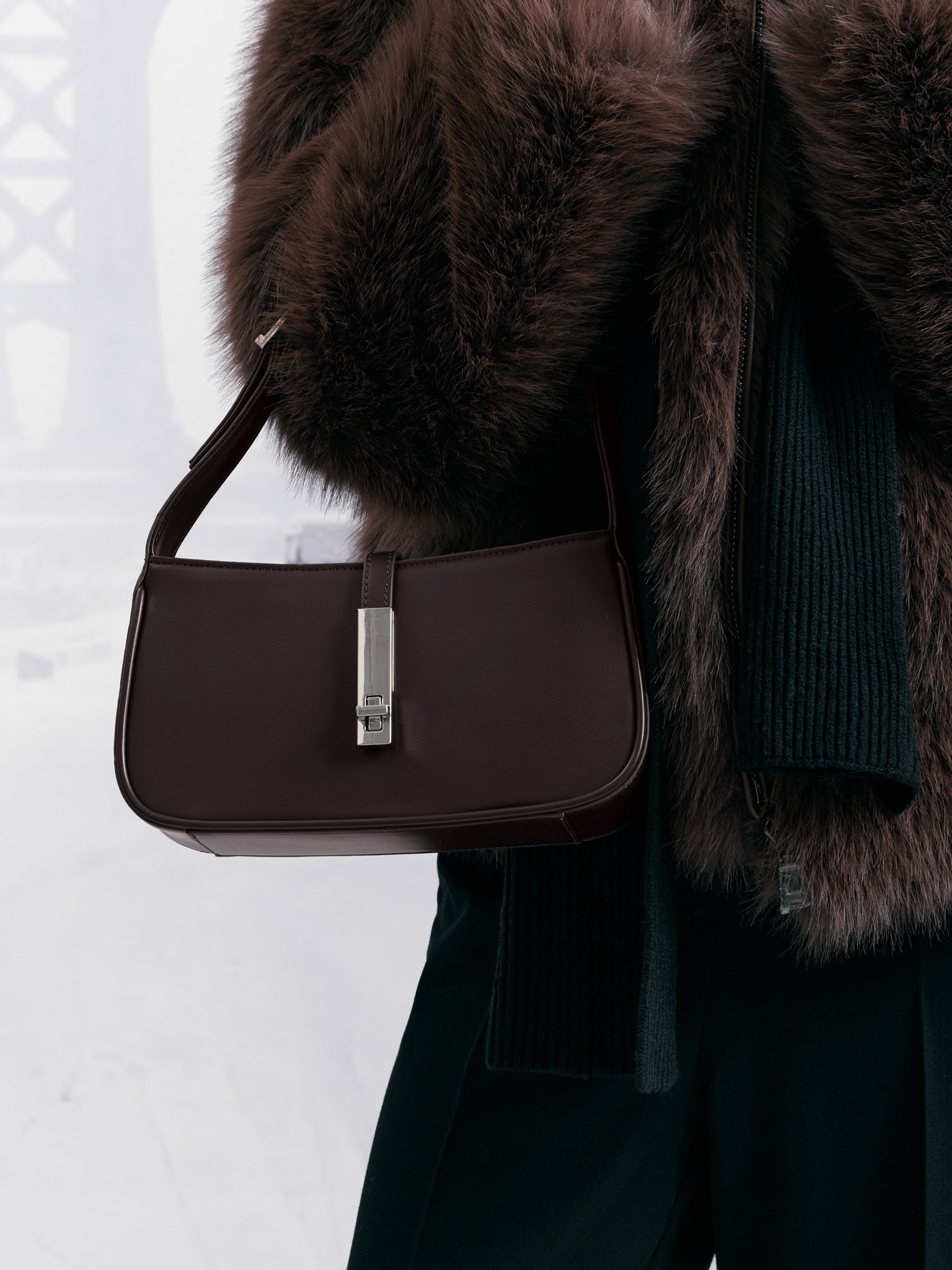 Baguette bag with metal clasp and matching handles