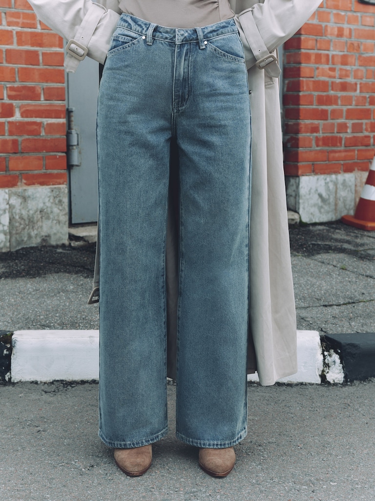 Luźne jeansy ze średnim stanem