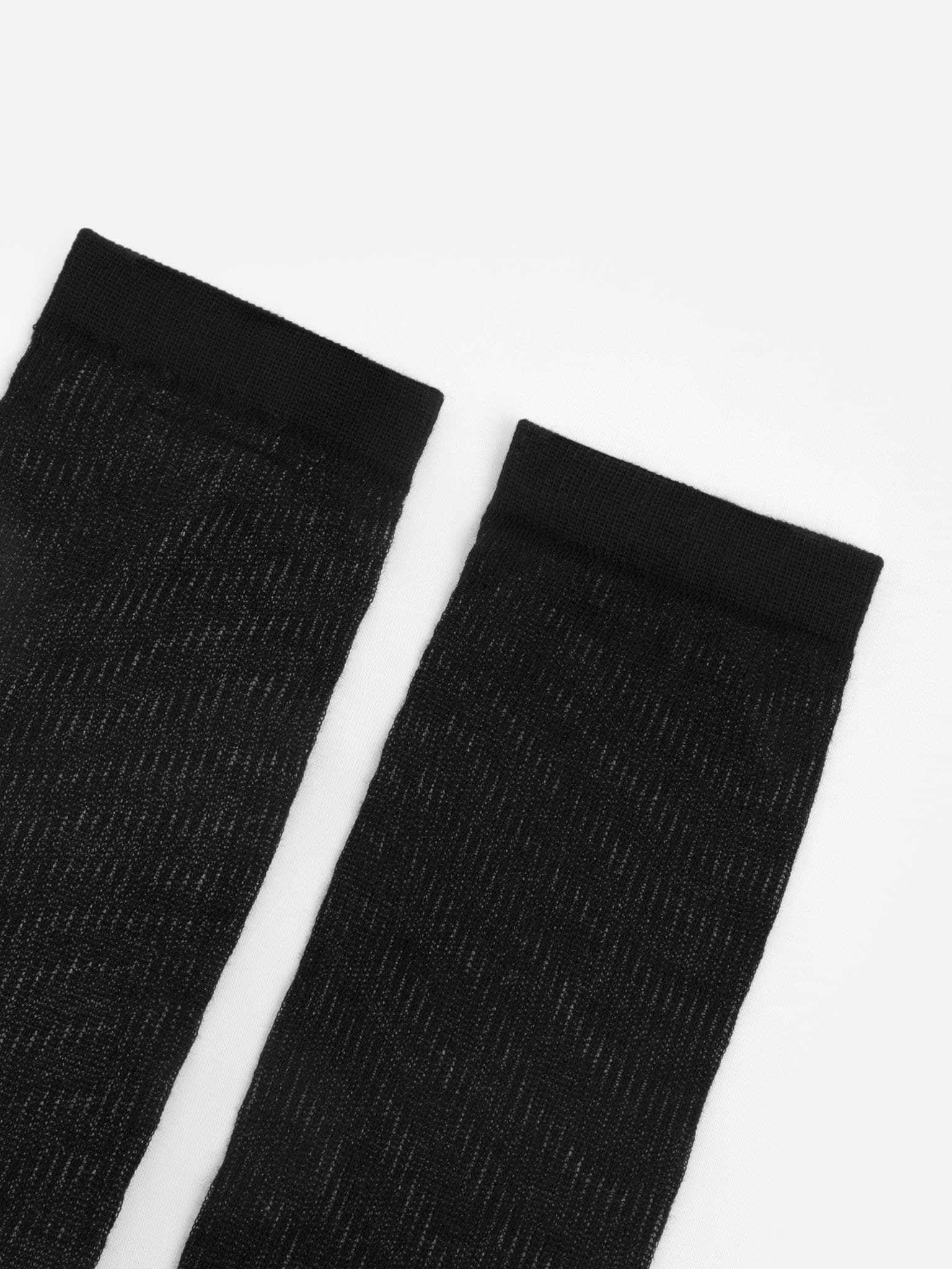 Monochrome ribbed knee socks :: LICHI - Online fashion store