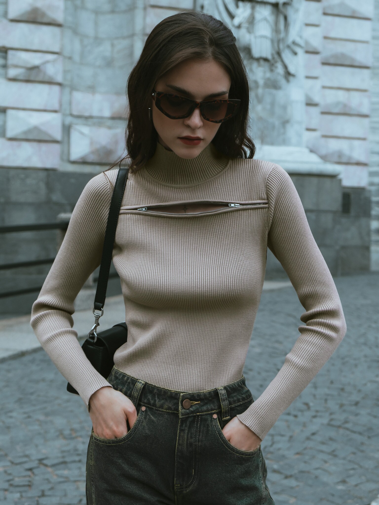 Black Belt with Turtleneck Outfits For Women (94 ideas & outfits)