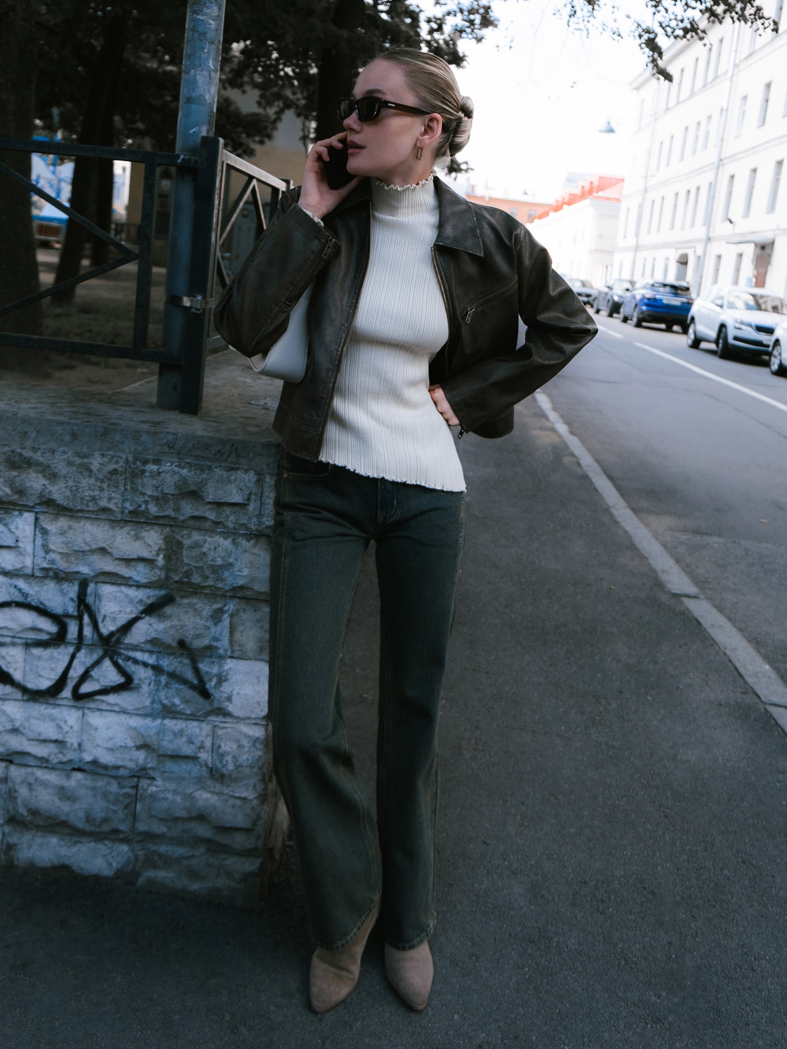 Ribbed turtleneck with collar ruffles