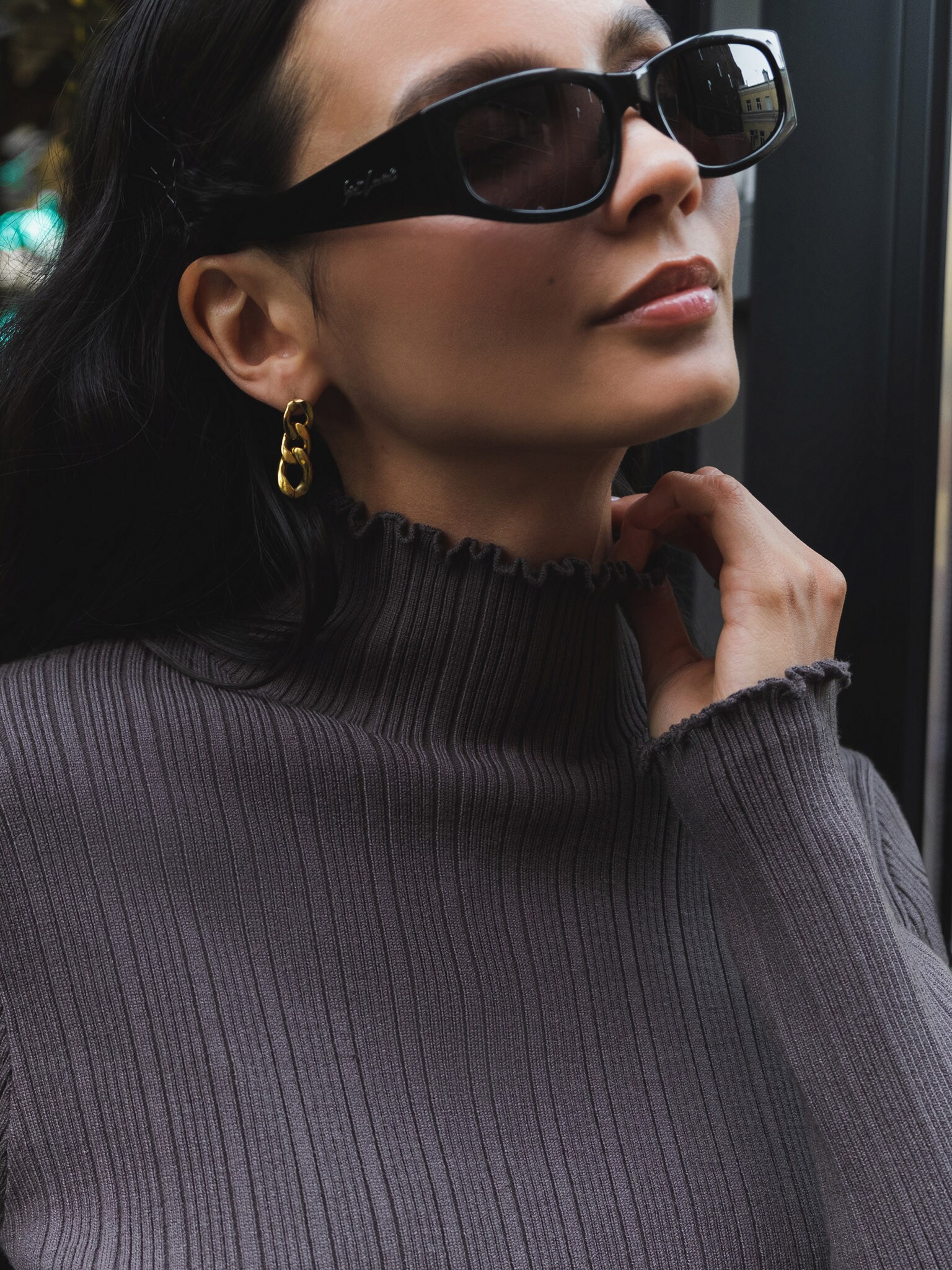Ribbed turtleneck with collar ruffles