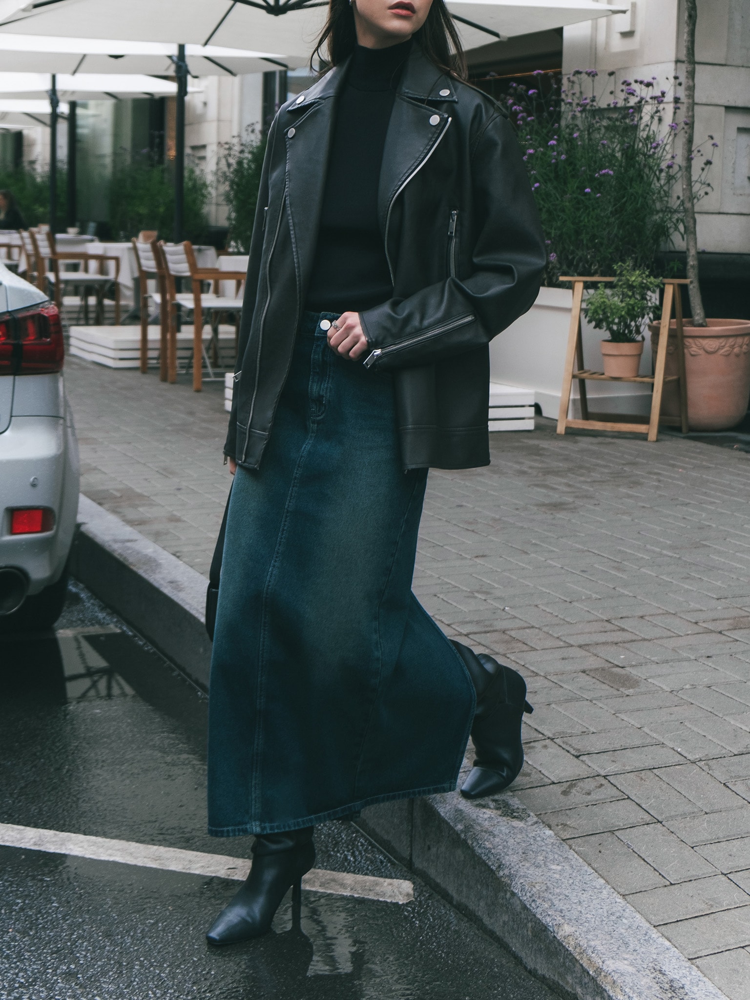 Distressed denim maxi skirt :: LICHI - Online fashion store