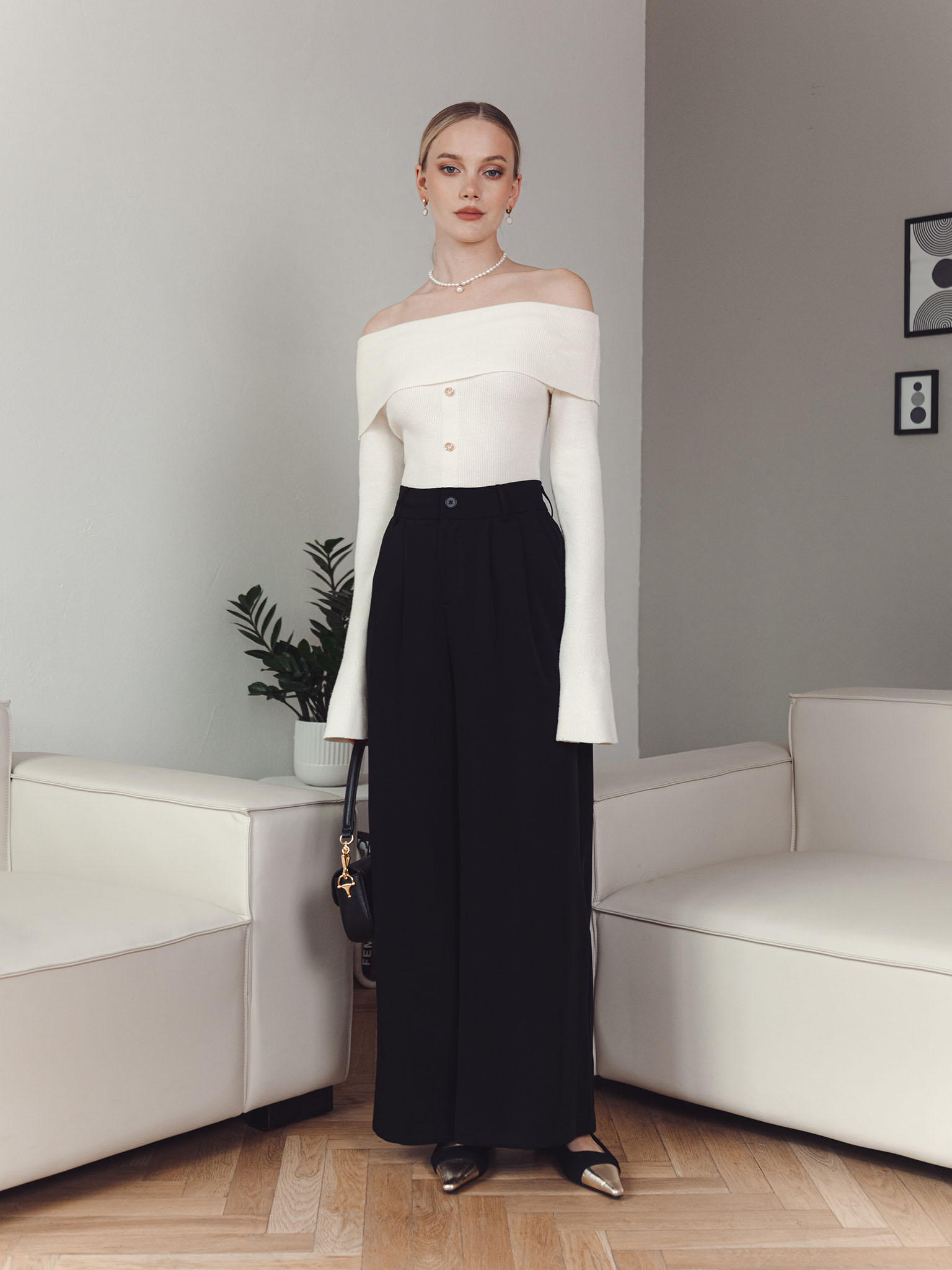 Open shoulders top with decorative buttons