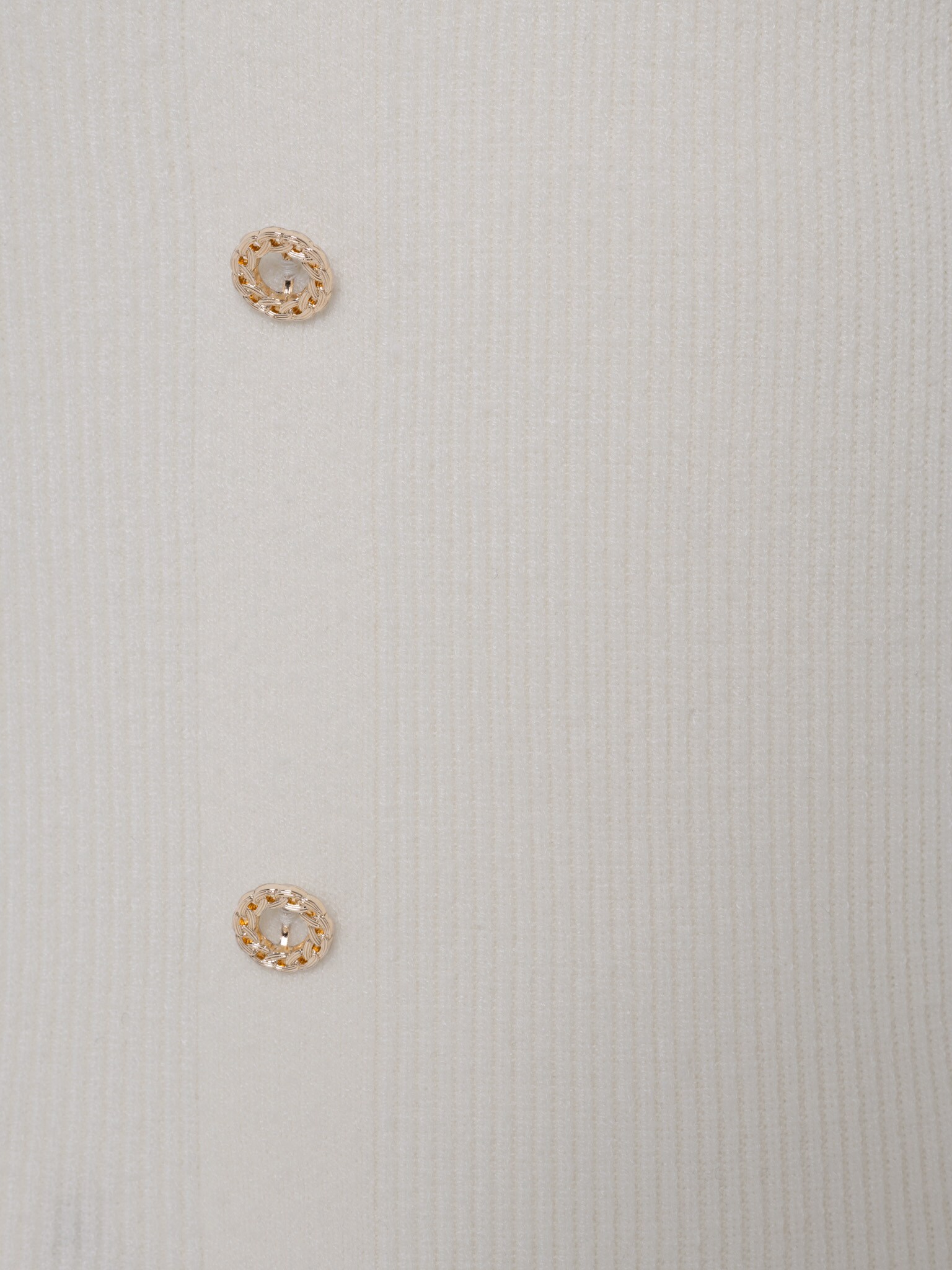 Open shoulders top with decorative buttons