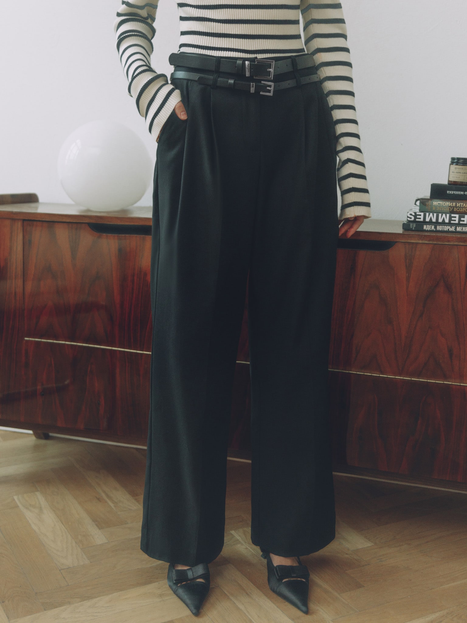 Loose trousers with contrasting elastic band :: LICHI - Online