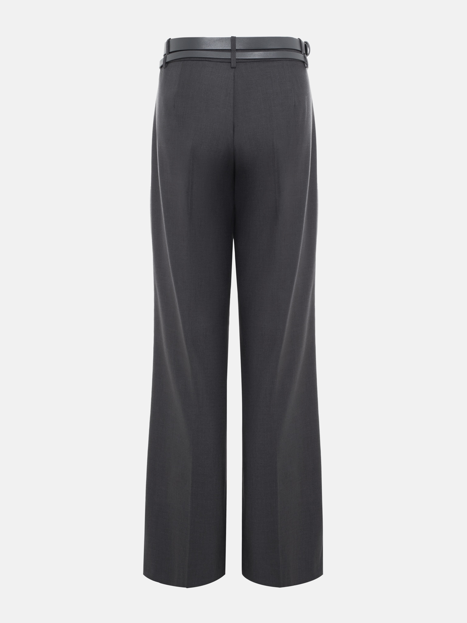 Loose trousers with two belts