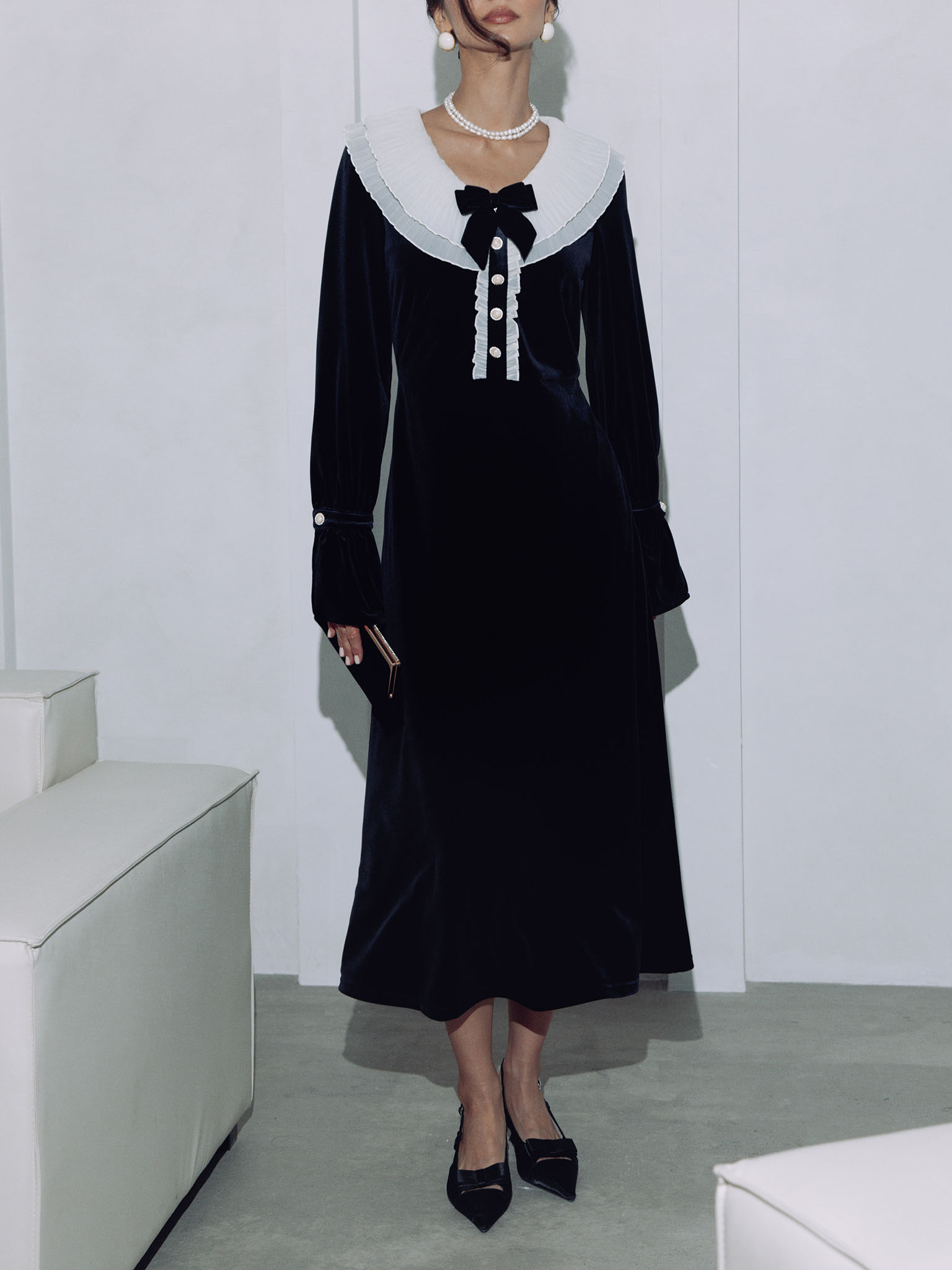 Velvet midi dress with pleated collar