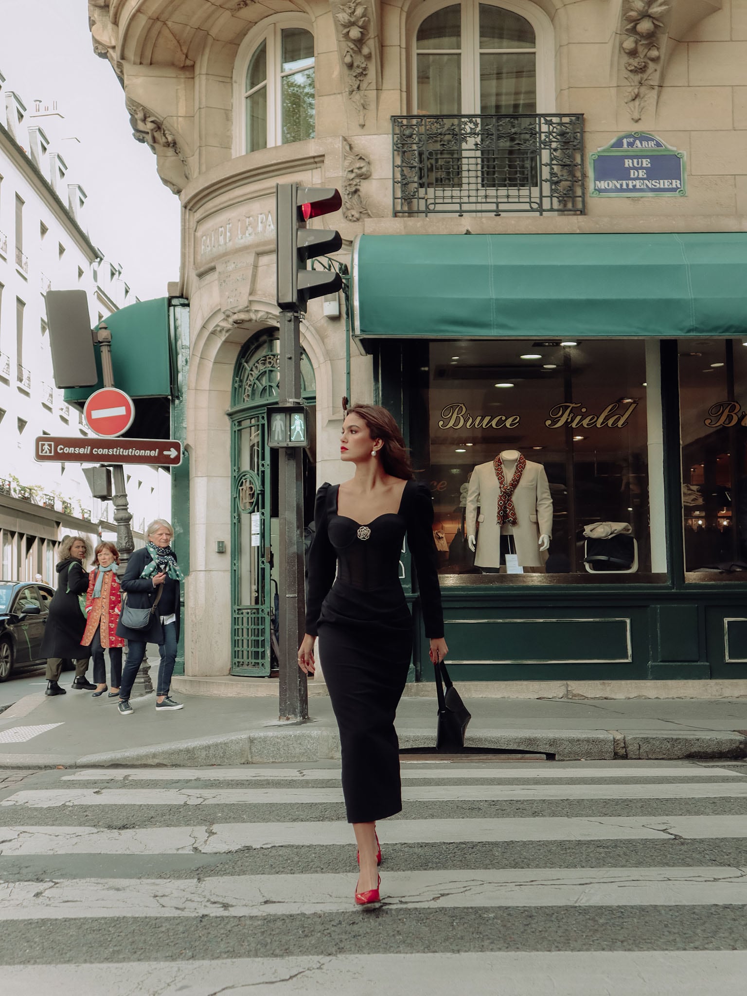 Fitted maxi corset dress with flower decor