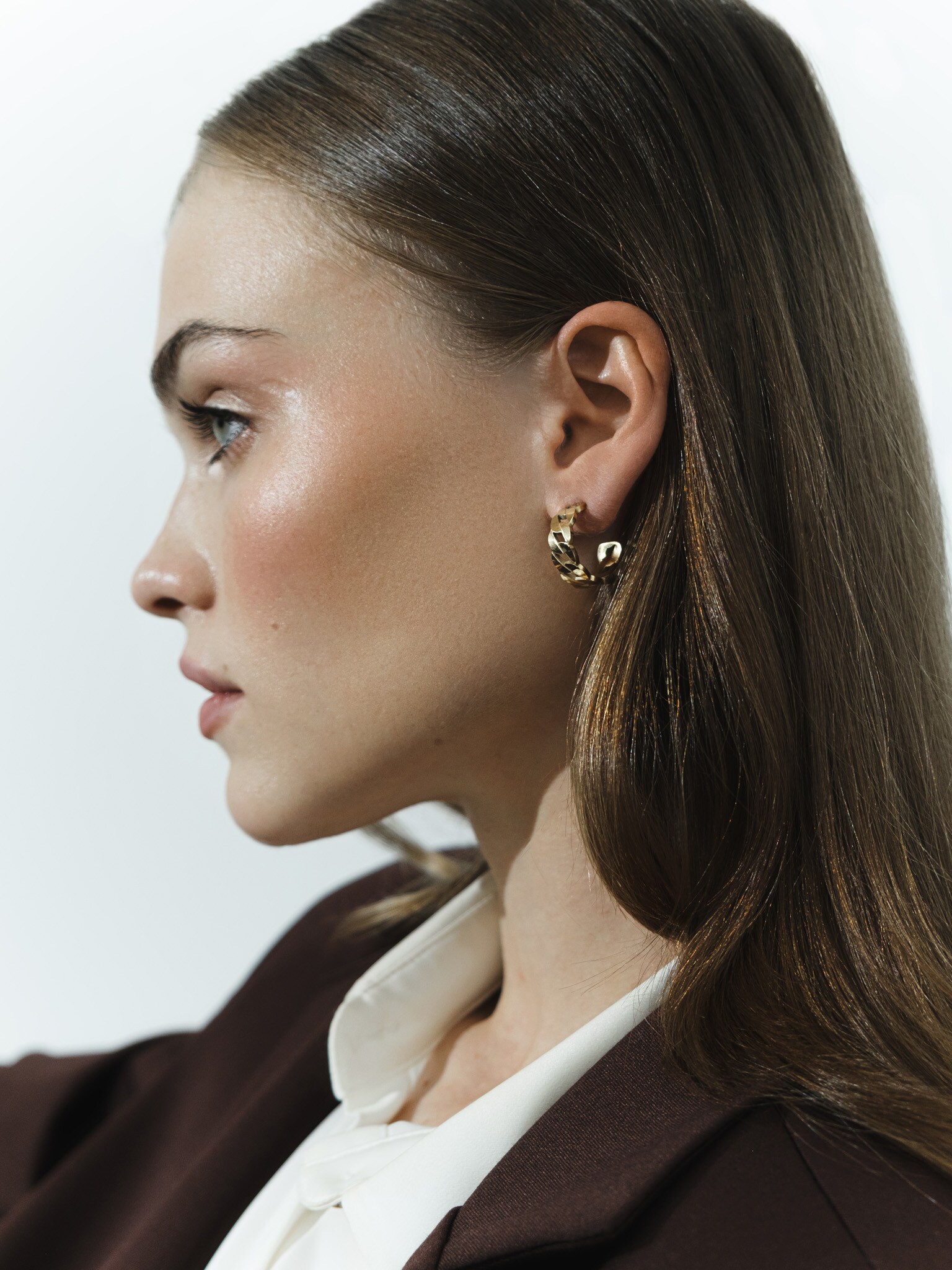 Half-ring earrings in the form of chains :: LICHI - Online fashion store