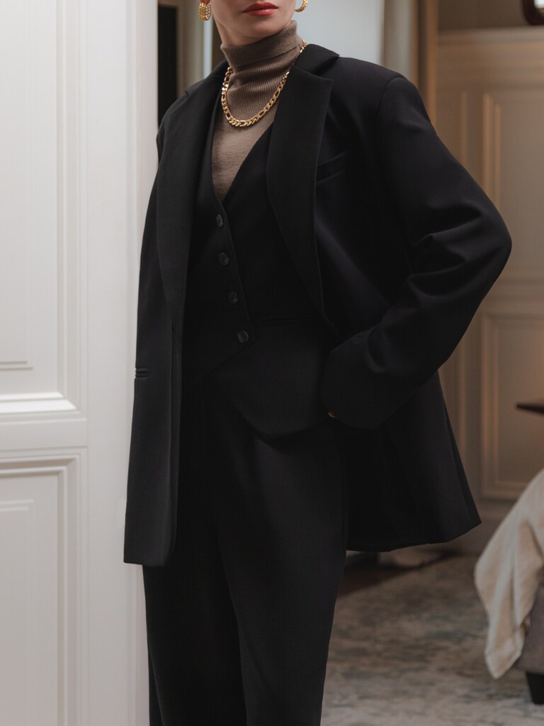 Single-breasted oversize jacket in suiting fabric