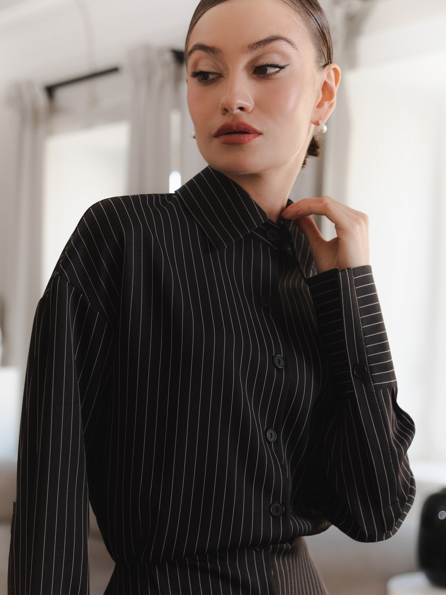 Платье-рубашка мини в тонкую полоску