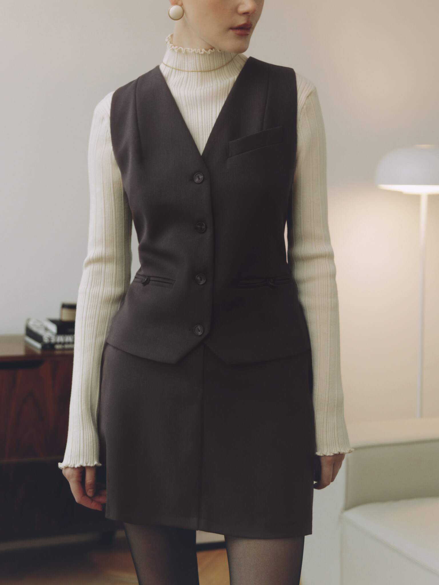Жилет из костюмной ткани :: LICHI - Online fashion store