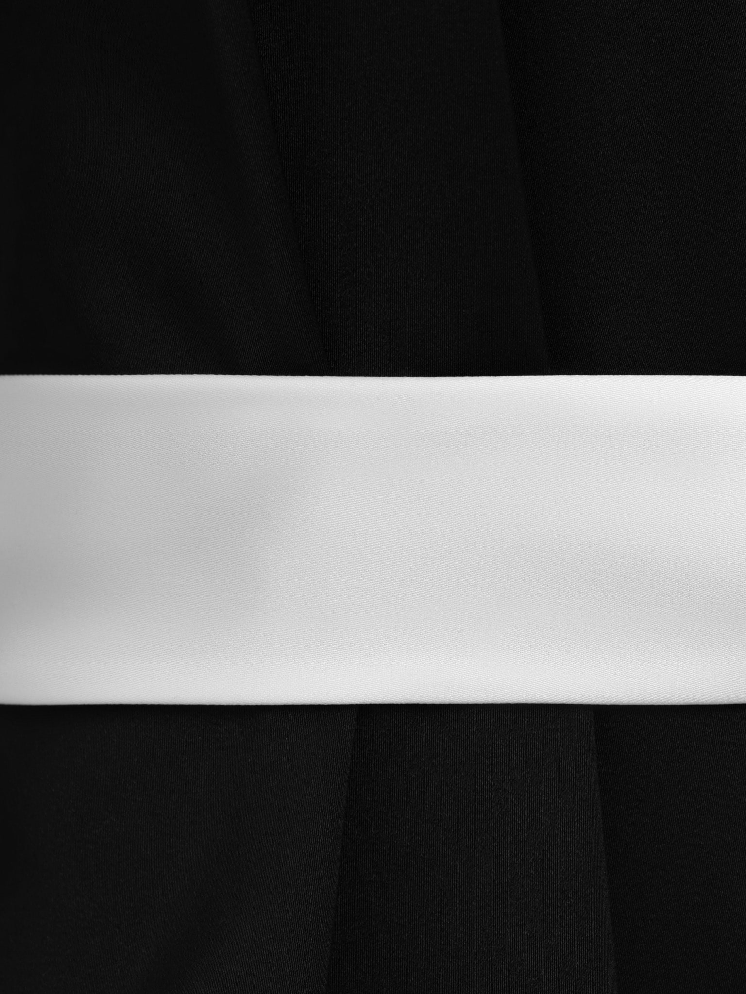 Maxi Dress With Contrasting Inserts And Flower Brooch LICHI Online maxi-dress-with-contrasting-inserts-and-flower-brooch-lichi-online