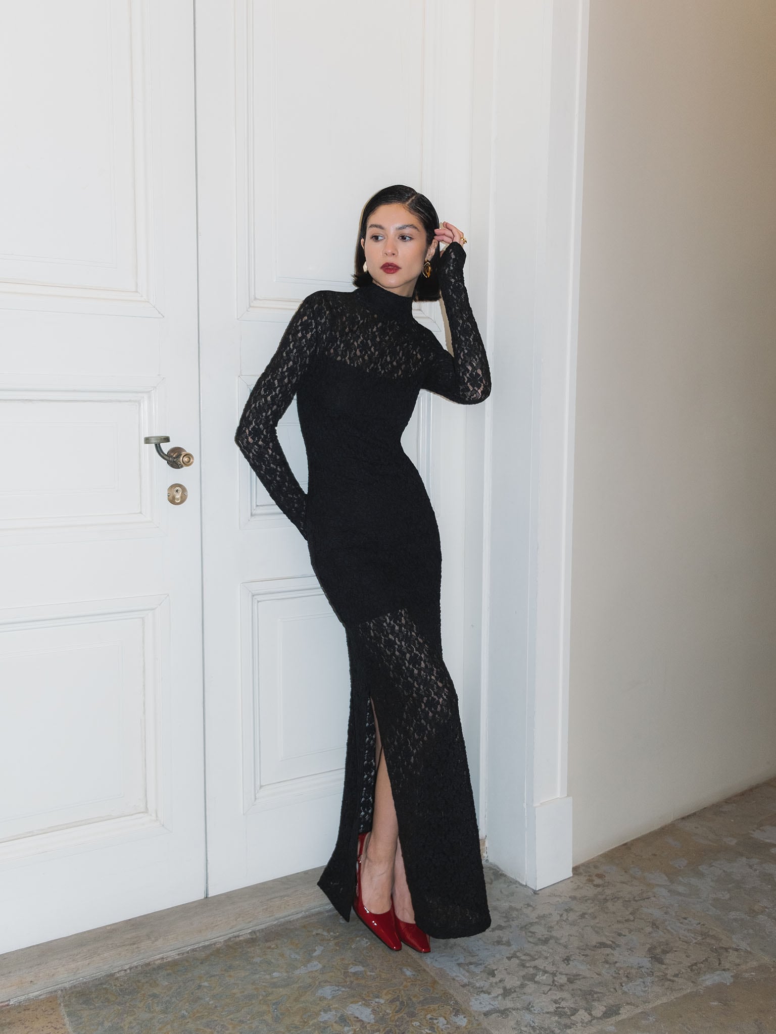 Lace maxi dress with long sleeves :: LICHI - Online fashion store