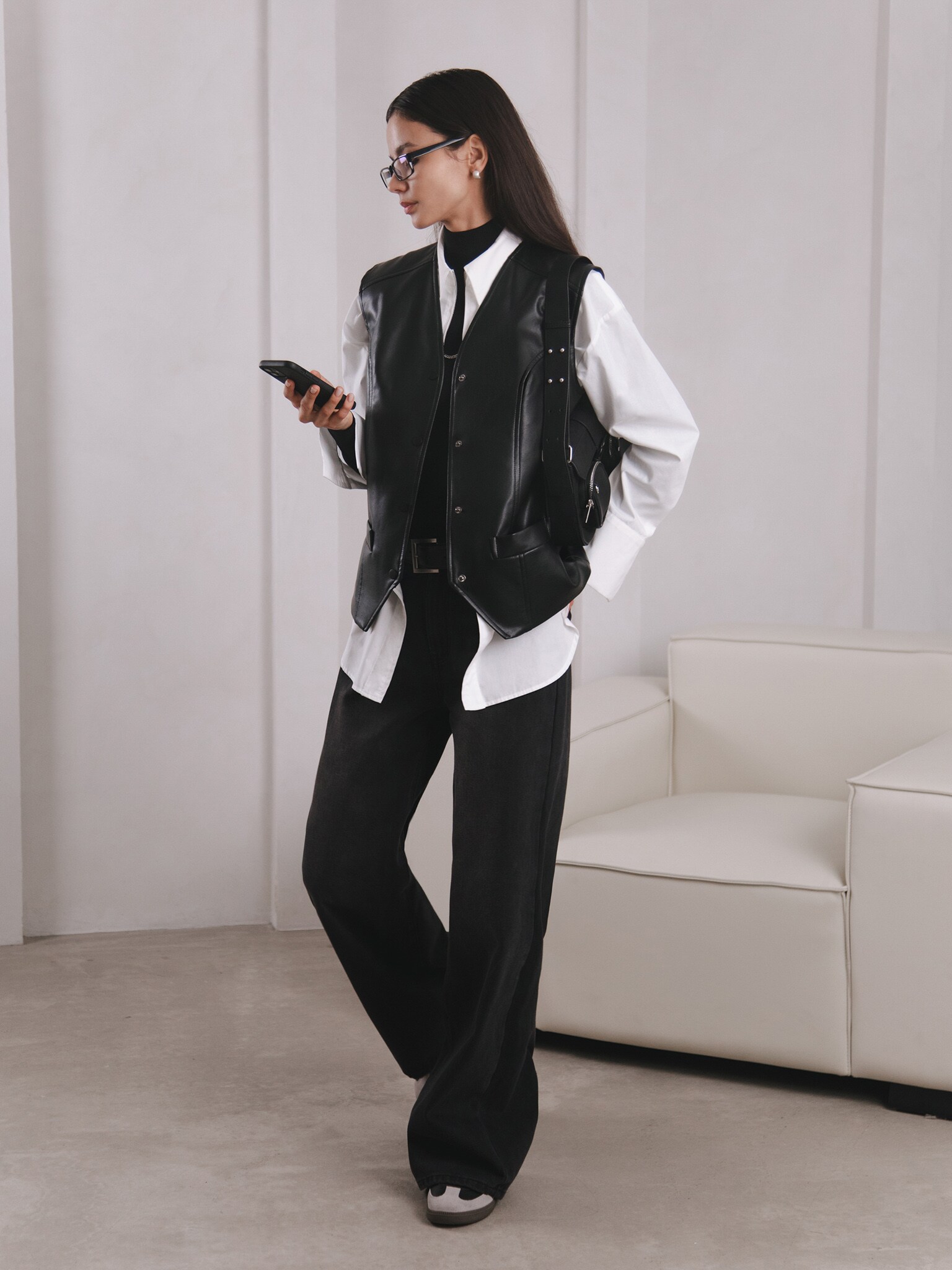 Прямой жилет из матовой экокожи :: LICHI - Online fashion store