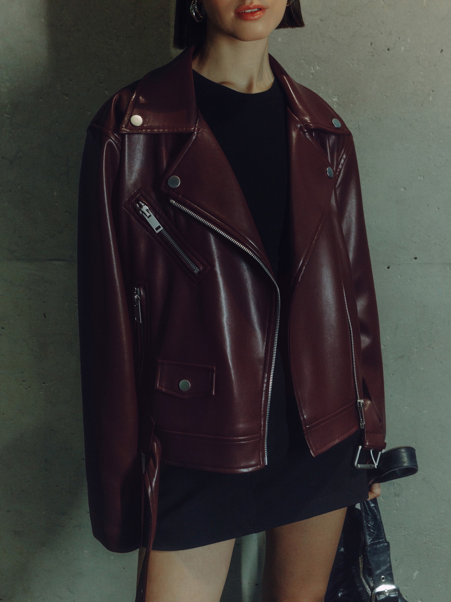 Oversized eco-leather jacket with a wide belt :: LICHI