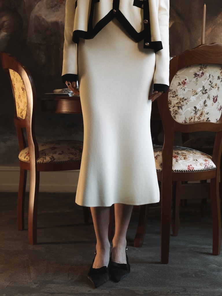 Straight knitted midi skirt