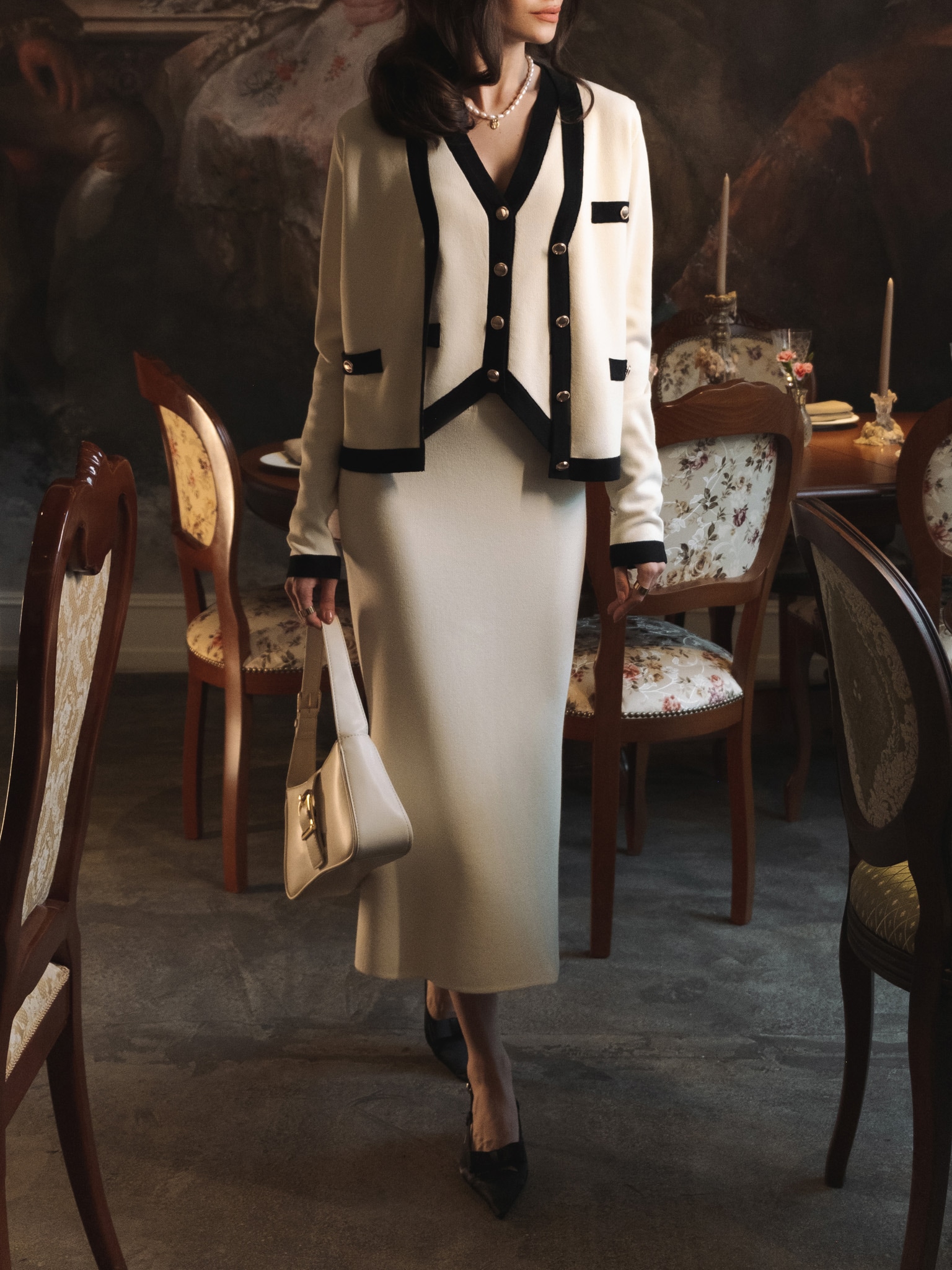 Knitted cardigan with golden buttons