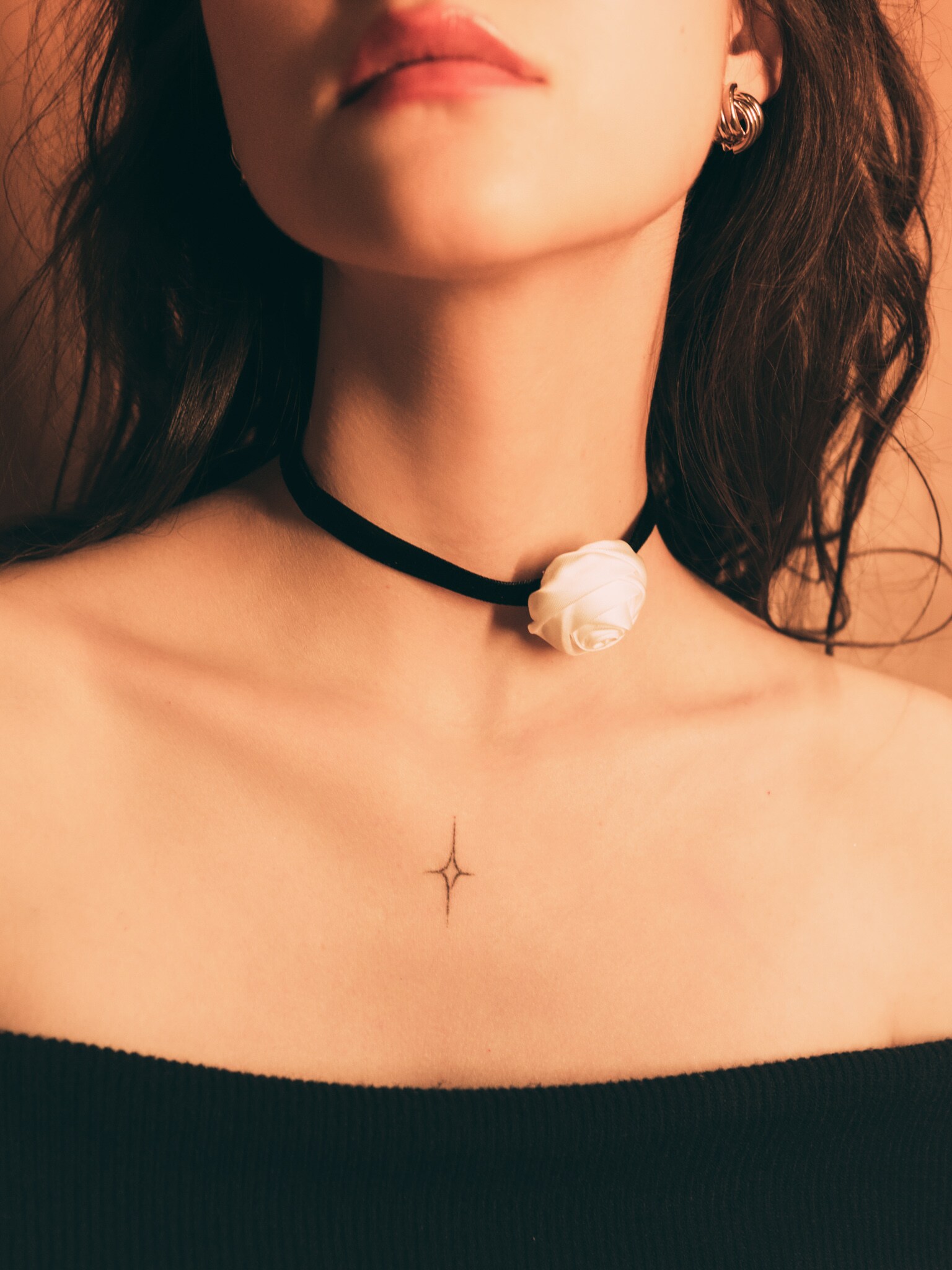 Чокер с цветком