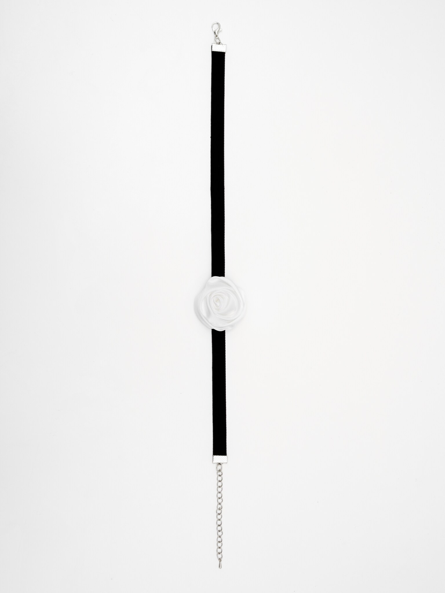 Чокер с цветком