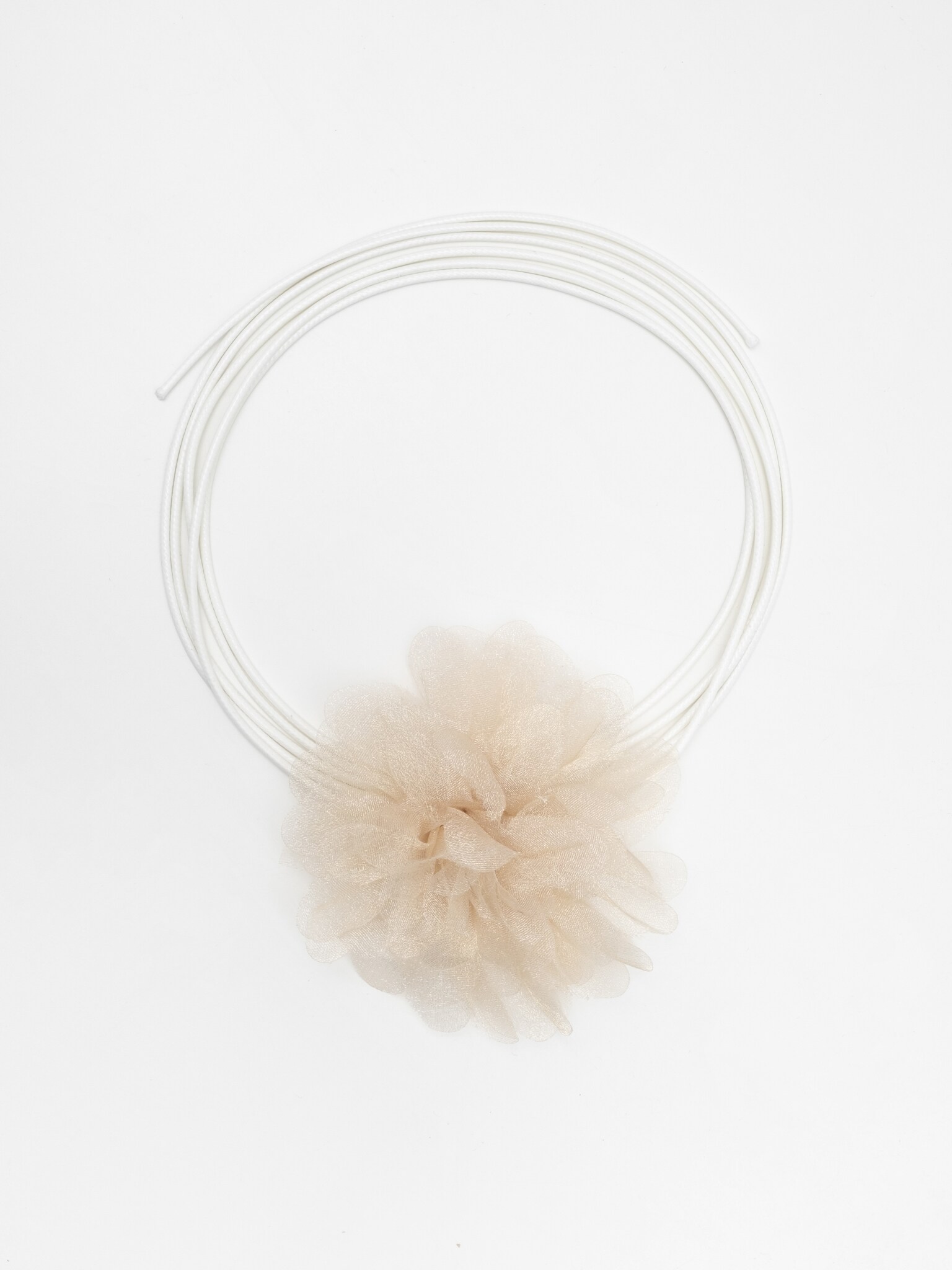 Lace necklace with chiffon flower