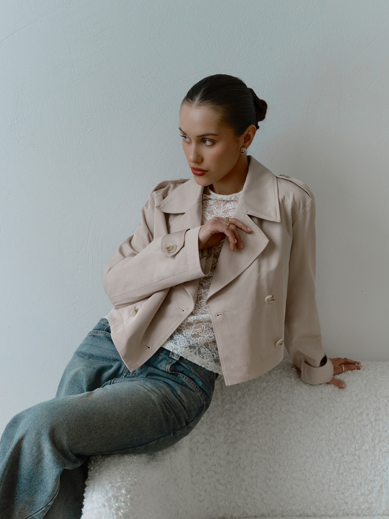 Укороченный тренч двубортного кроя :: LICHI - Online fashion store