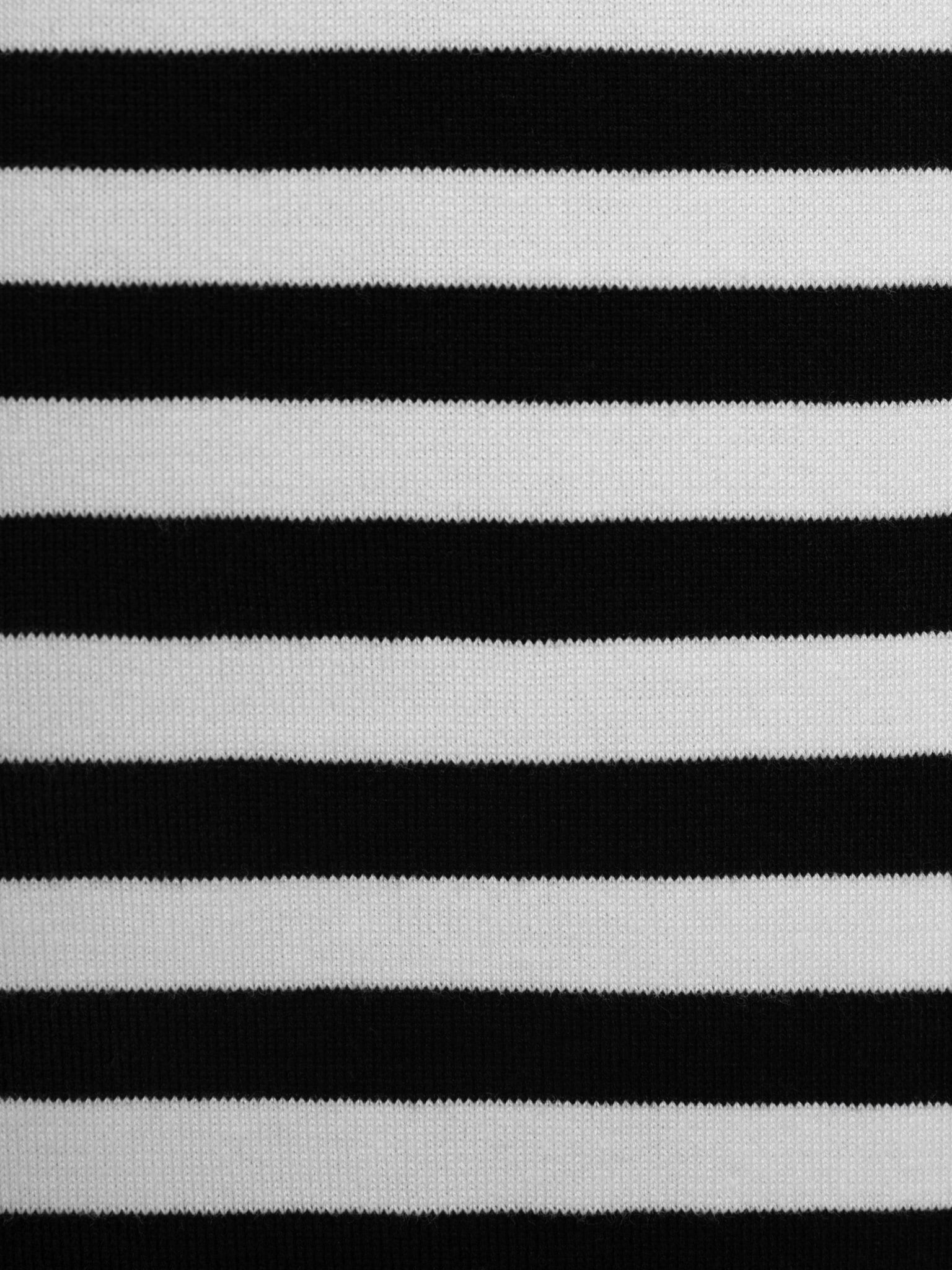 Gestreiftes Oberteil mit Stickerei