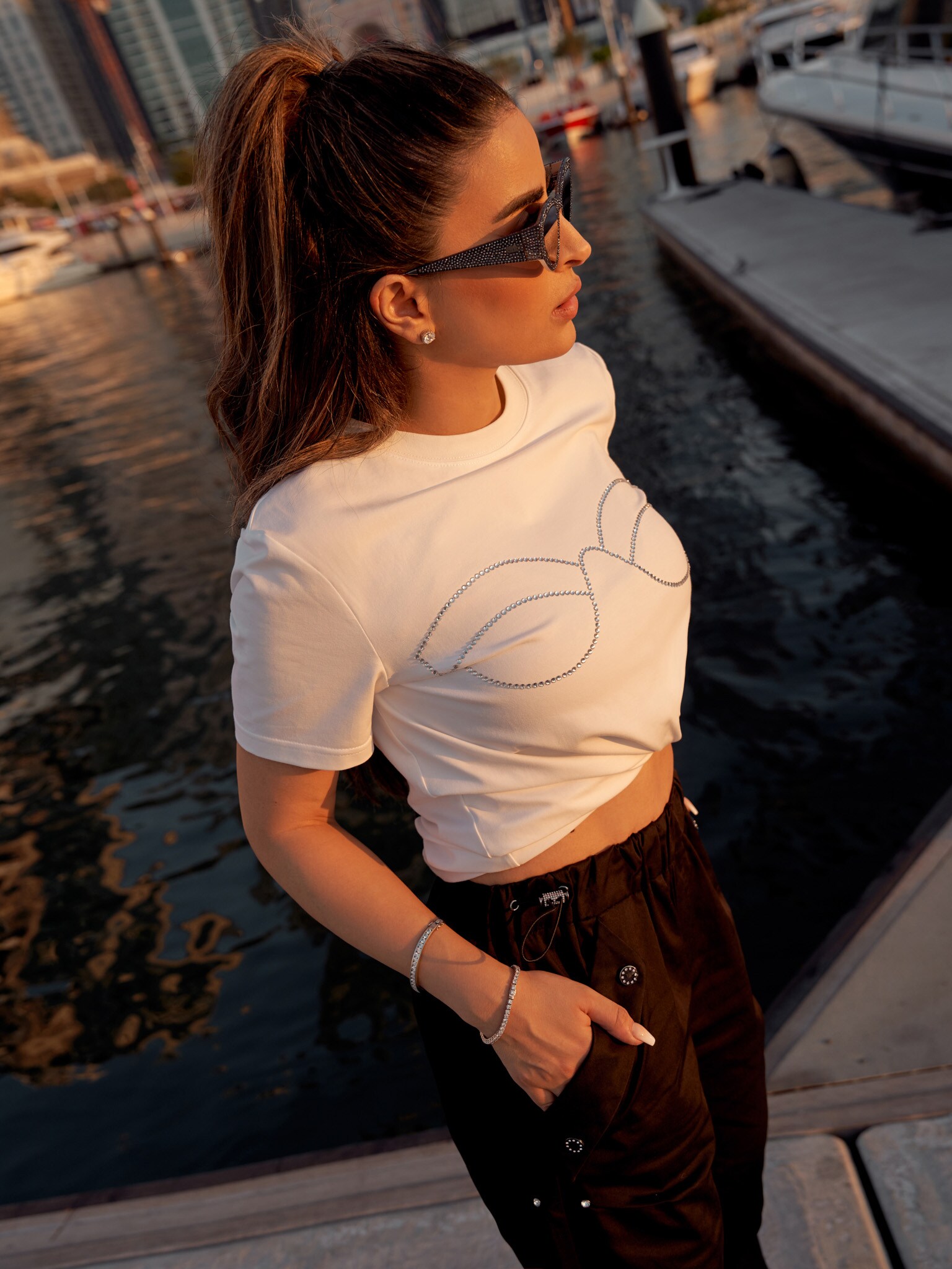 Loose-fitting trousers with elasticated waist