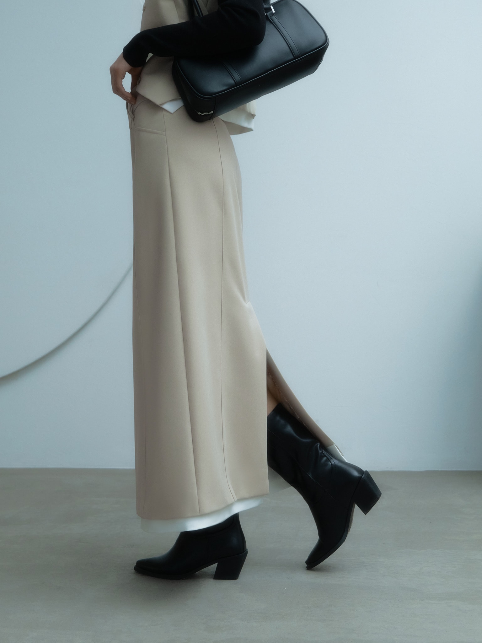 Прямая юбка макси с контрастной вставкой