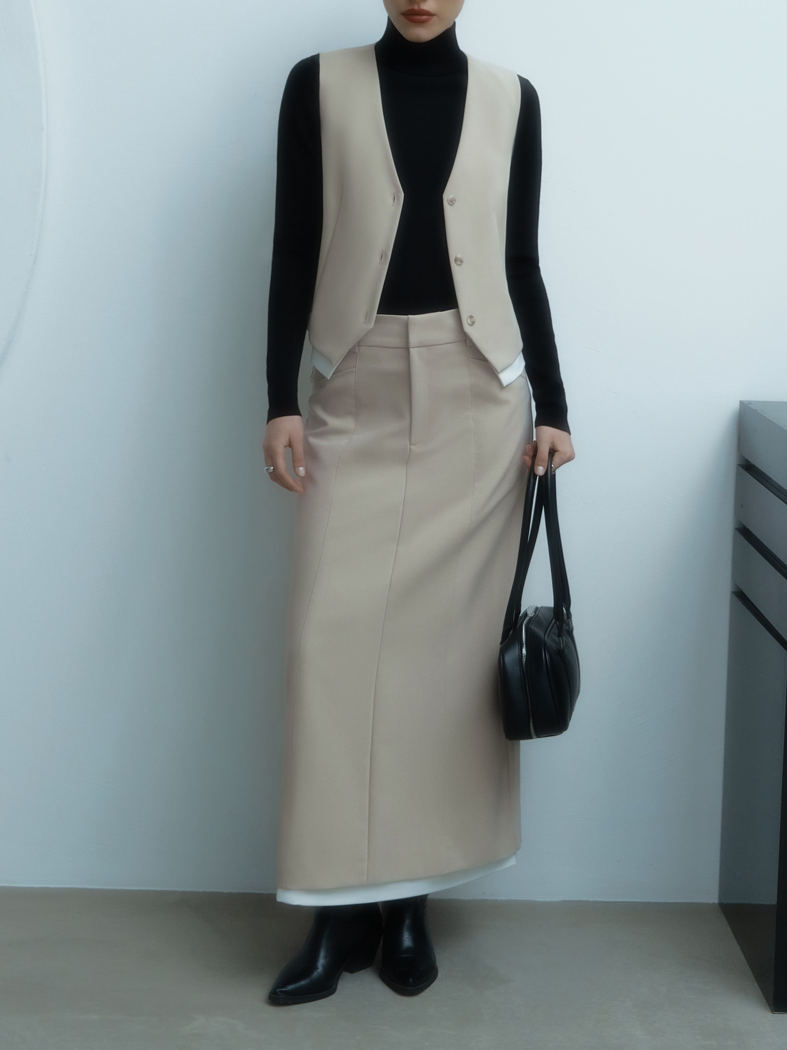 Прямая юбка макси с контрастной вставкой