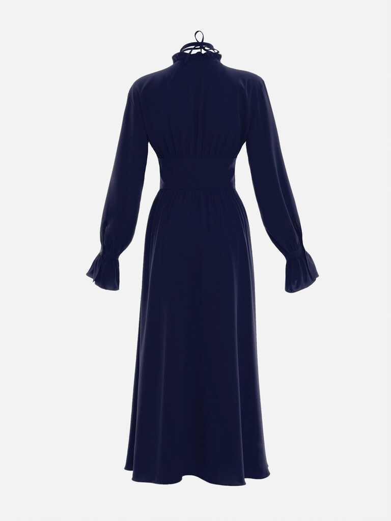 Легкое платье макси с украшением в виде цветка