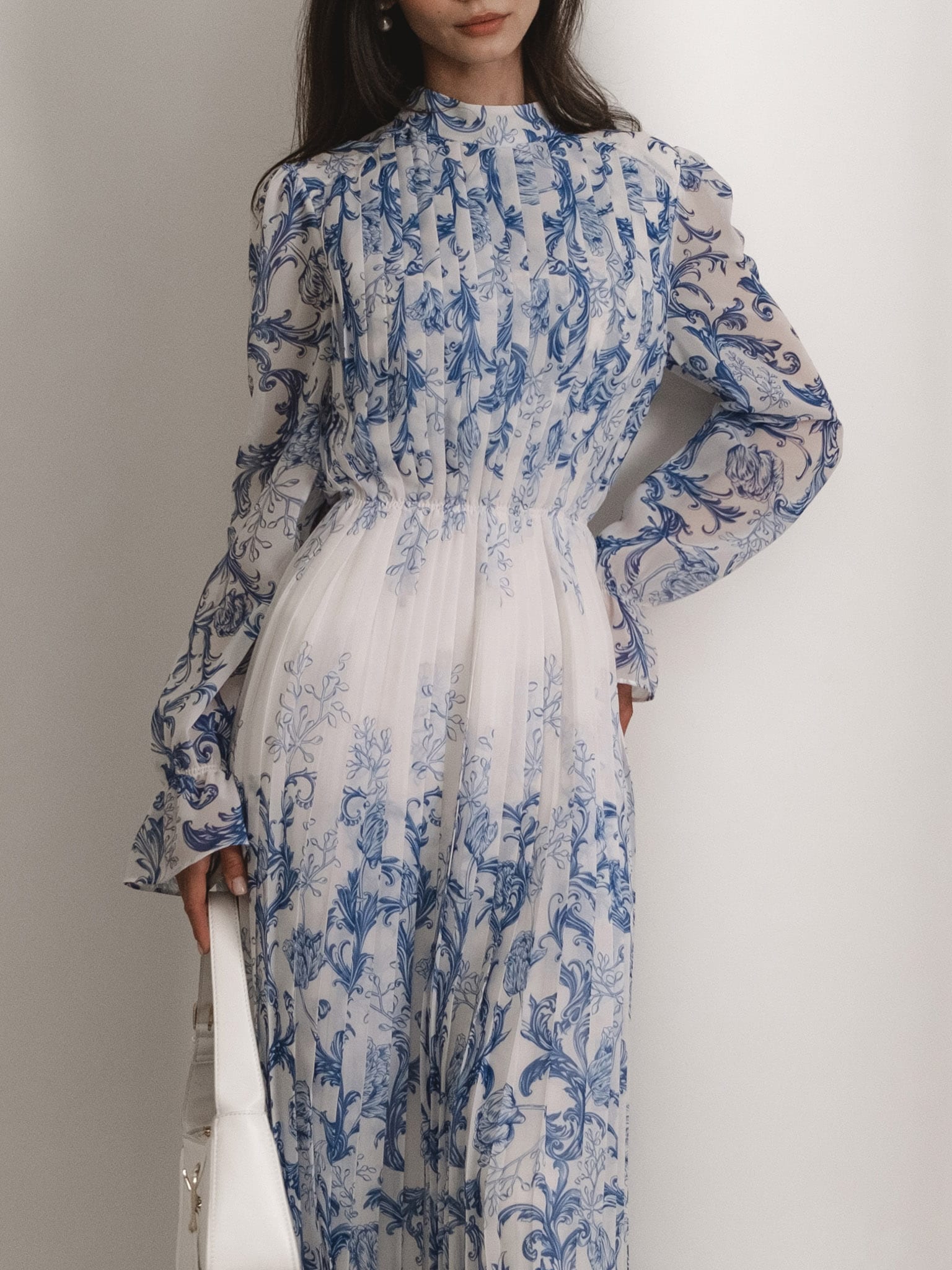 Fitted midi dress with large print :: LICHI - Online fashion store