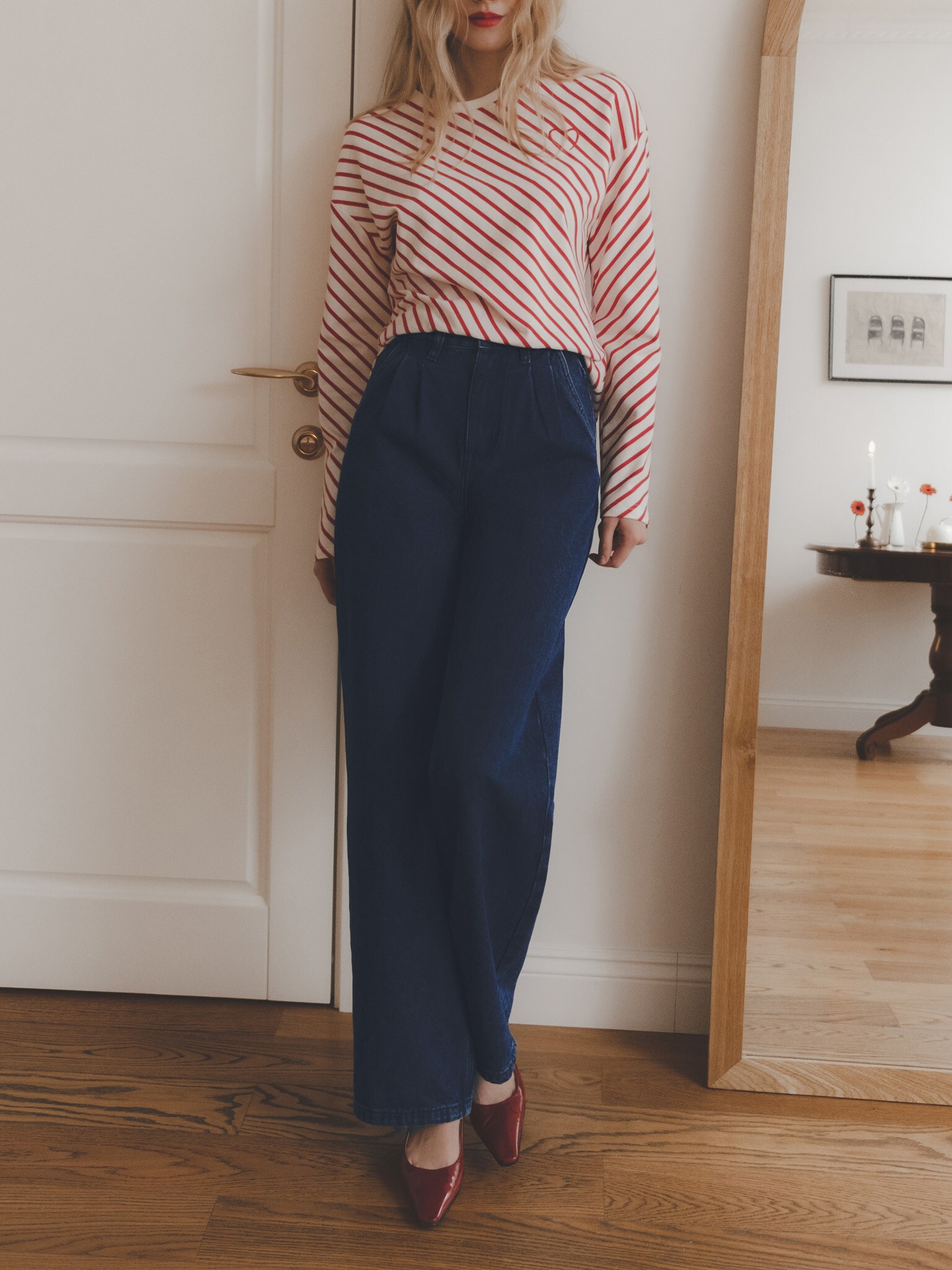 Свободные джинсы с защипами на талии :: LICHI - Online fashion store