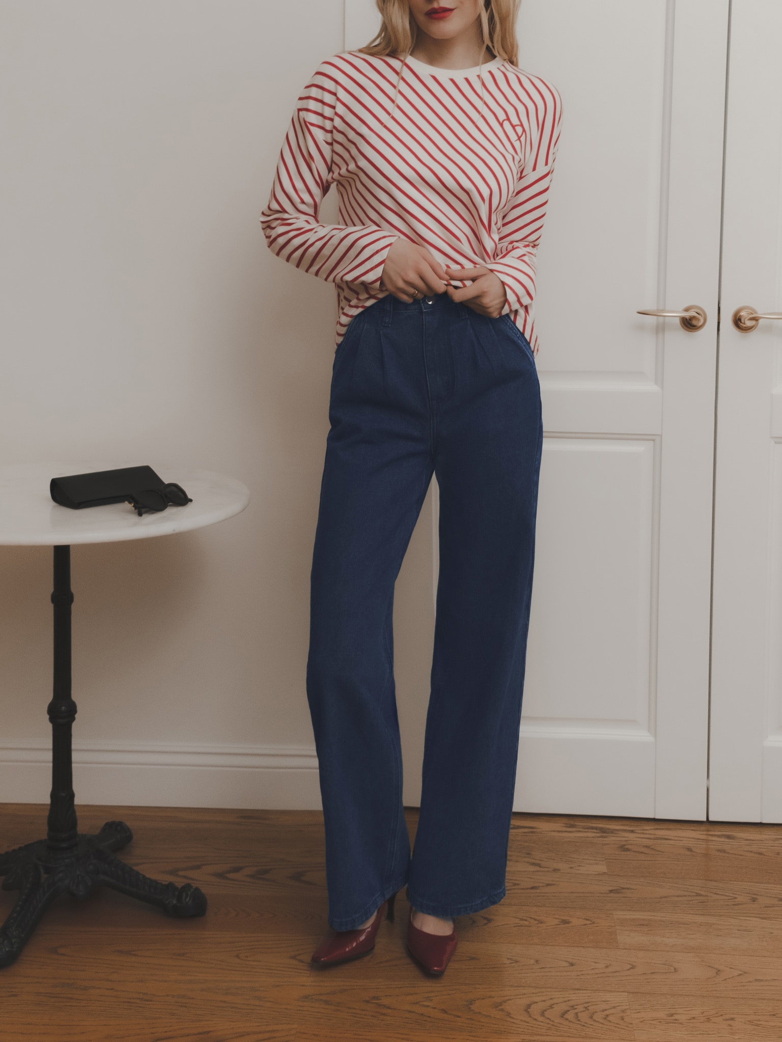 Свободные джинсы с защипами на талии :: LICHI - Online fashion store