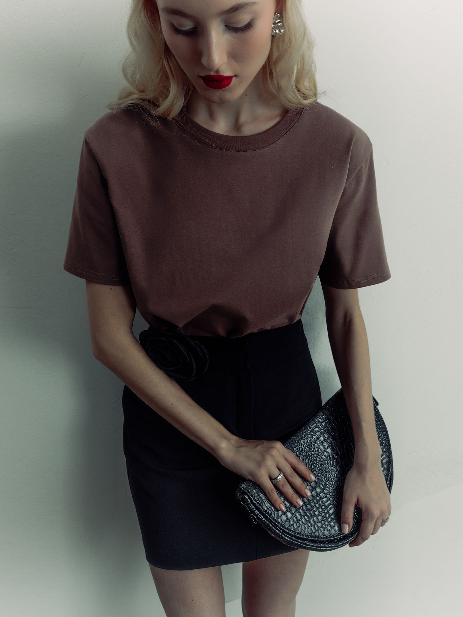 Однотонная футболка свободного кроя :: LICHI - Online fashion store