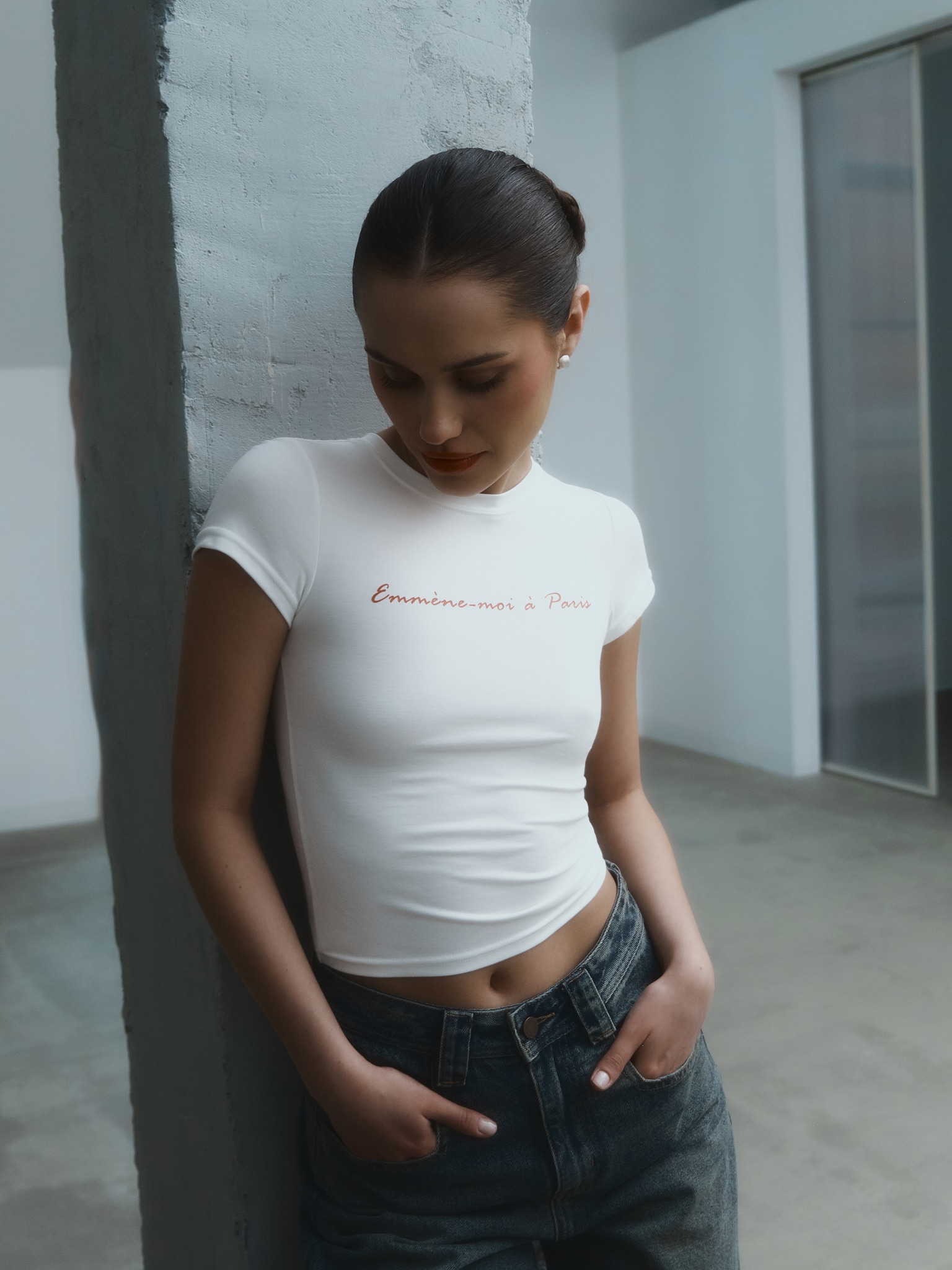 Cropped fitted T-shirt with lettering