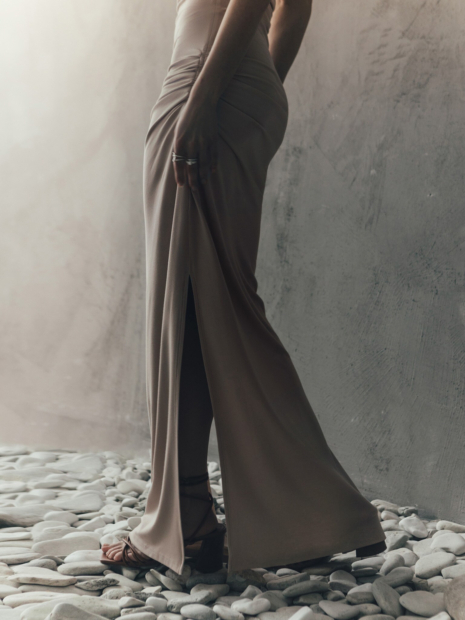 Fitted maxi dress with short sleeves