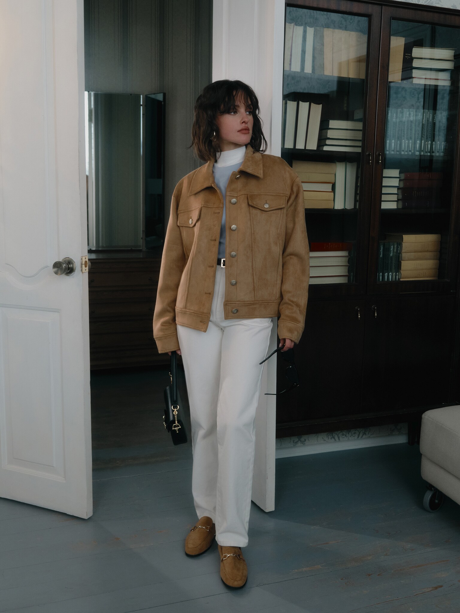 Straight jacket with large buttons