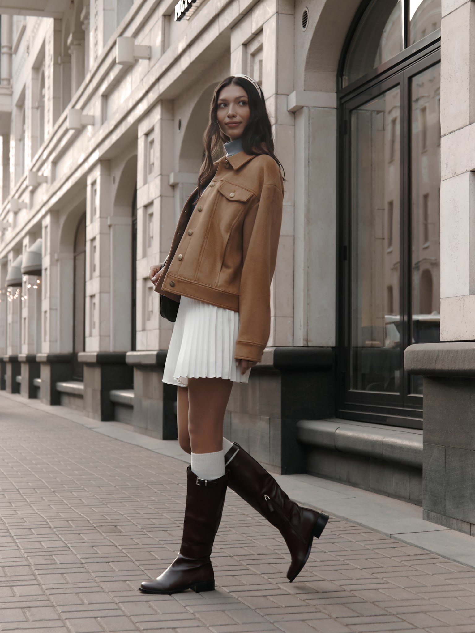 Straight jacket with large buttons