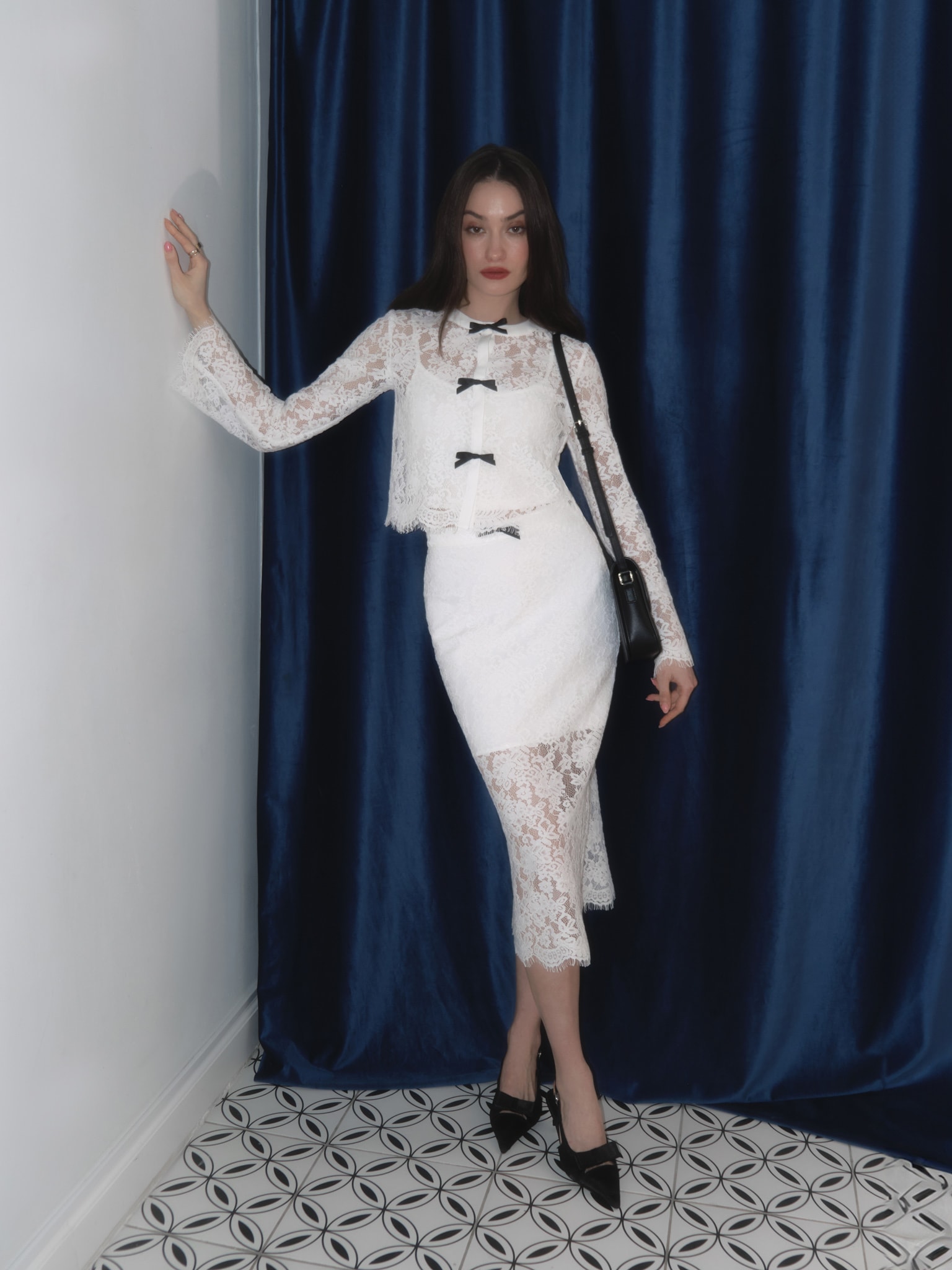 Кружевная юбка миди с контрастным бантом