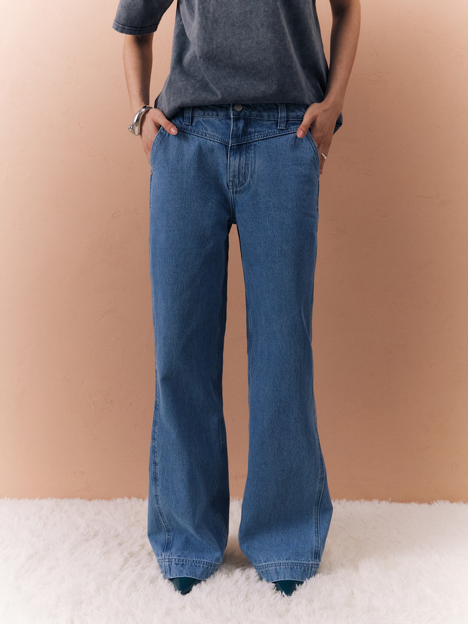 Flared jeans with triangle inset at waistband :: LICHI - Online fashion  store